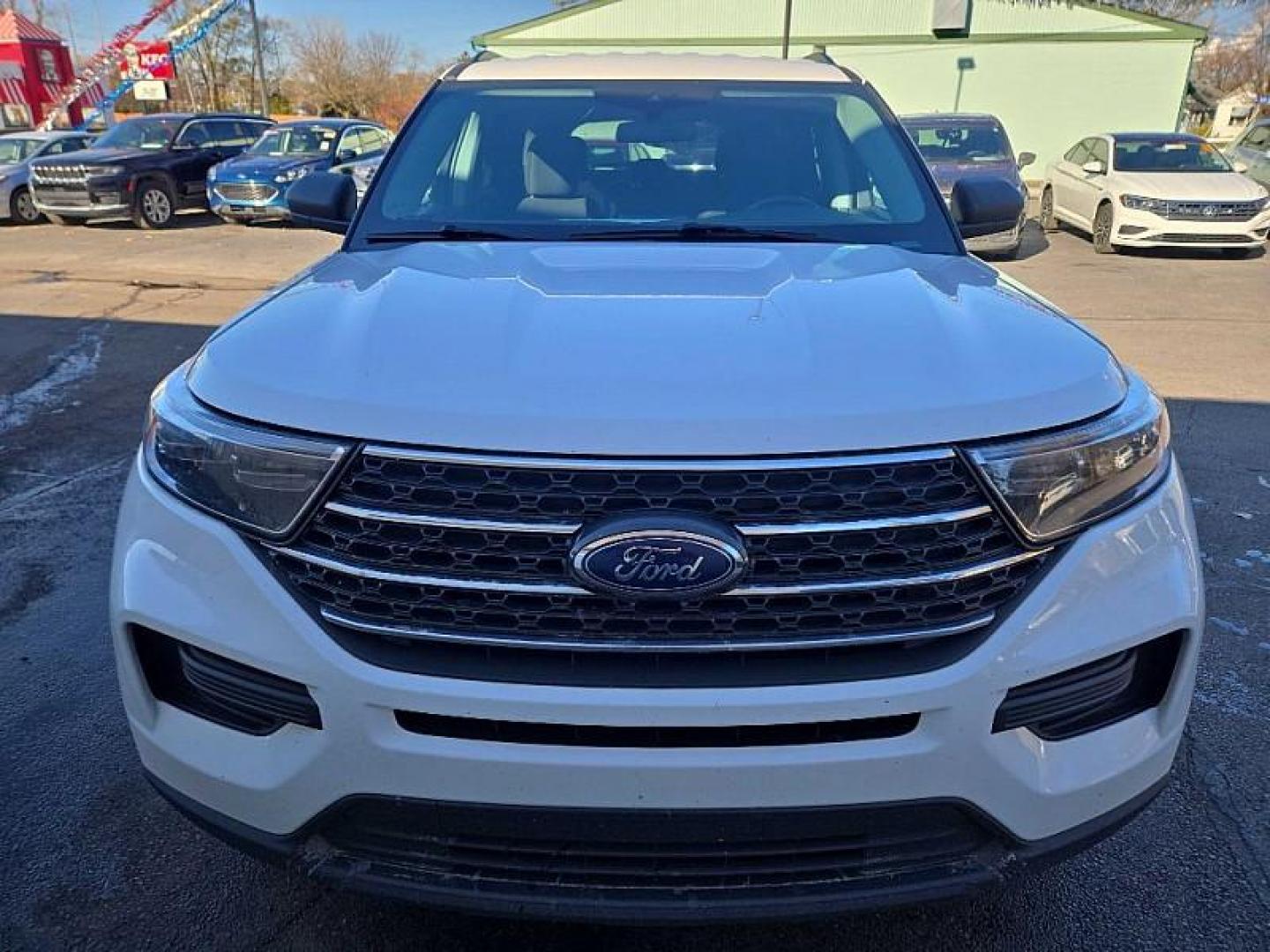 2022 WHITE /BLACK Ford Explorer XLT AWD (1FMSK8DH6NG) with an 2.3L L4 DOHC 16V engine, 10A transmission, located at 3304 Woodville Road, Northwood, OH, 43619, (419) 210-8019, 41.612694, -83.480743 - Your #1 Destination for Auto Loans and mdash;No Matter Your Credit!At our dealership, we believe everyone deserves the opportunity to drive their dream car and mdash;whether you have good credit, bad credit, or no credit at all. With a wide selection of hundreds of cars, trucks, and SUVs, you'll fin - Photo#7
