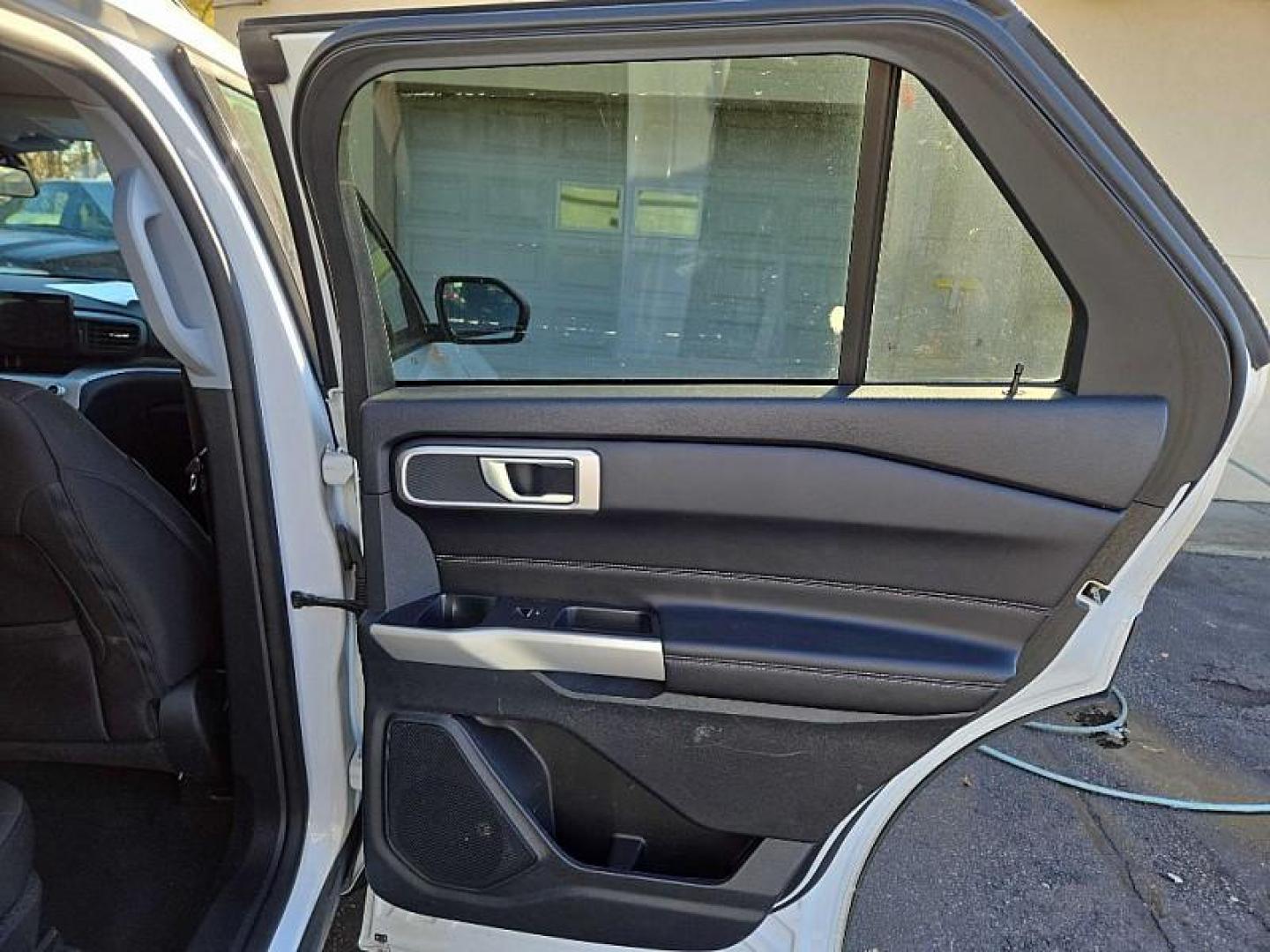 2022 WHITE /BLACK Ford Explorer XLT AWD (1FMSK8DH6NG) with an 2.3L L4 DOHC 16V engine, 10A transmission, located at 3304 Woodville Road, Northwood, OH, 43619, (419) 210-8019, 41.612694, -83.480743 - Your #1 Destination for Auto Loans and mdash;No Matter Your Credit!At our dealership, we believe everyone deserves the opportunity to drive their dream car and mdash;whether you have good credit, bad credit, or no credit at all. With a wide selection of hundreds of cars, trucks, and SUVs, you'll fin - Photo#14