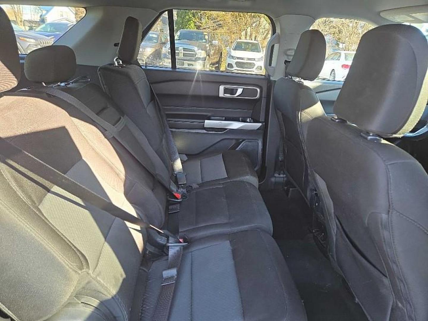 2022 WHITE /BLACK Ford Explorer XLT AWD (1FMSK8DH6NG) with an 2.3L L4 DOHC 16V engine, 10A transmission, located at 3304 Woodville Road, Northwood, OH, 43619, (419) 210-8019, 41.612694, -83.480743 - Your #1 Destination for Auto Loans and mdash;No Matter Your Credit!At our dealership, we believe everyone deserves the opportunity to drive their dream car and mdash;whether you have good credit, bad credit, or no credit at all. With a wide selection of hundreds of cars, trucks, and SUVs, you'll fin - Photo#15