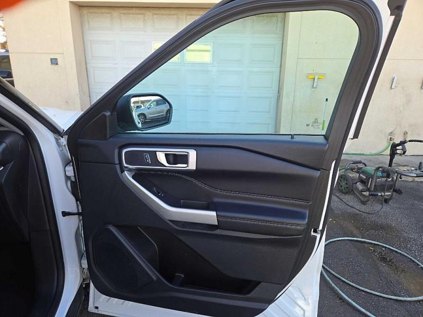 2022 WHITE /BLACK Ford Explorer XLT AWD (1FMSK8DH6NG) with an 2.3L L4 DOHC 16V engine, 10A transmission, located at 3304 Woodville Road, Northwood, OH, 43619, (419) 210-8019, 41.612694, -83.480743 - Your #1 Destination for Auto Loans and mdash;No Matter Your Credit!At our dealership, we believe everyone deserves the opportunity to drive their dream car and mdash;whether you have good credit, bad credit, or no credit at all. With a wide selection of hundreds of cars, trucks, and SUVs, you'll fin - Photo#16