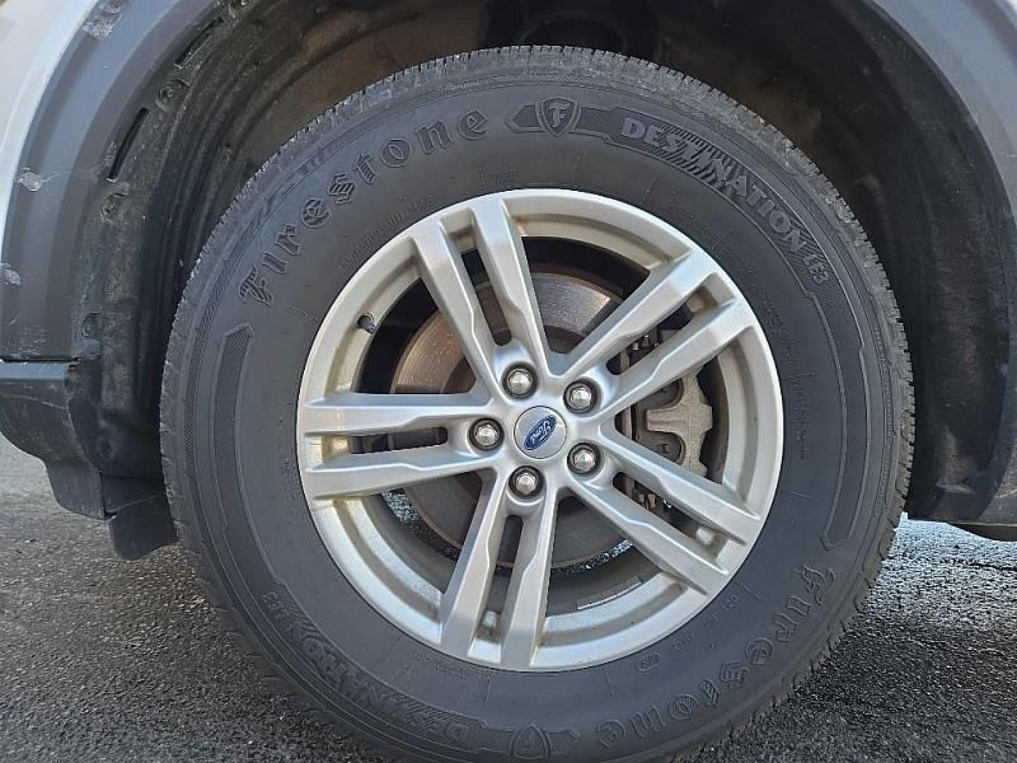 2022 WHITE /BLACK Ford Explorer XLT AWD (1FMSK8DH6NG) with an 2.3L L4 DOHC 16V engine, 10A transmission, located at 3304 Woodville Road, Northwood, OH, 43619, (419) 210-8019, 41.612694, -83.480743 - Your #1 Destination for Auto Loans and mdash;No Matter Your Credit!At our dealership, we believe everyone deserves the opportunity to drive their dream car and mdash;whether you have good credit, bad credit, or no credit at all. With a wide selection of hundreds of cars, trucks, and SUVs, you'll fin - Photo#18