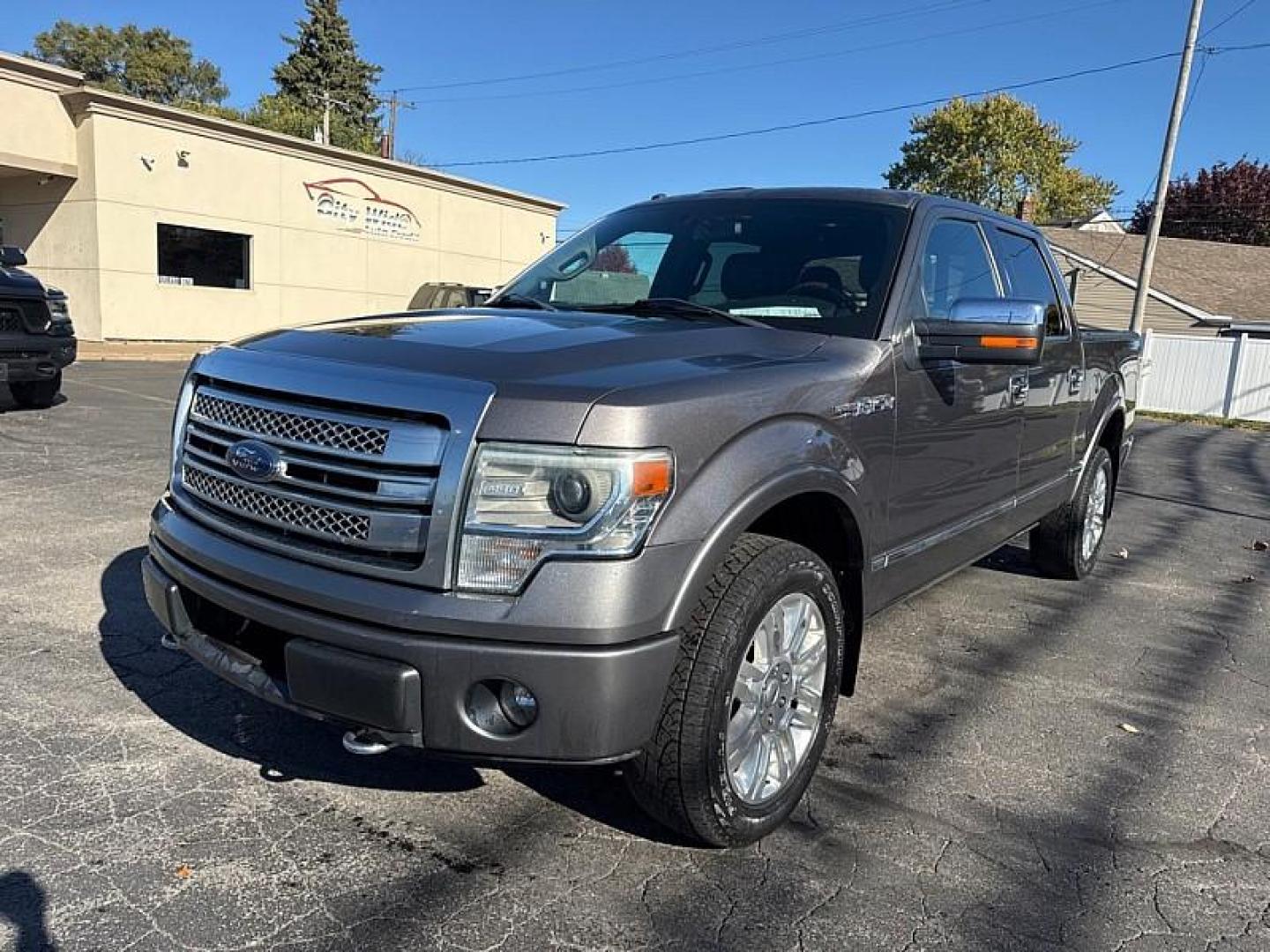 2014 GRAY /BLACK Ford F-150 XL SuperCrew 5.5-ft. Bed 4WD (1FTFW1EFXEF) with an 5.0L V8 engine, 6-Speed Automatic transmission, located at 3304 Woodville Road, Northwood, OH, 43619, (419) 210-8019, 41.612694, -83.480743 - Photo#0