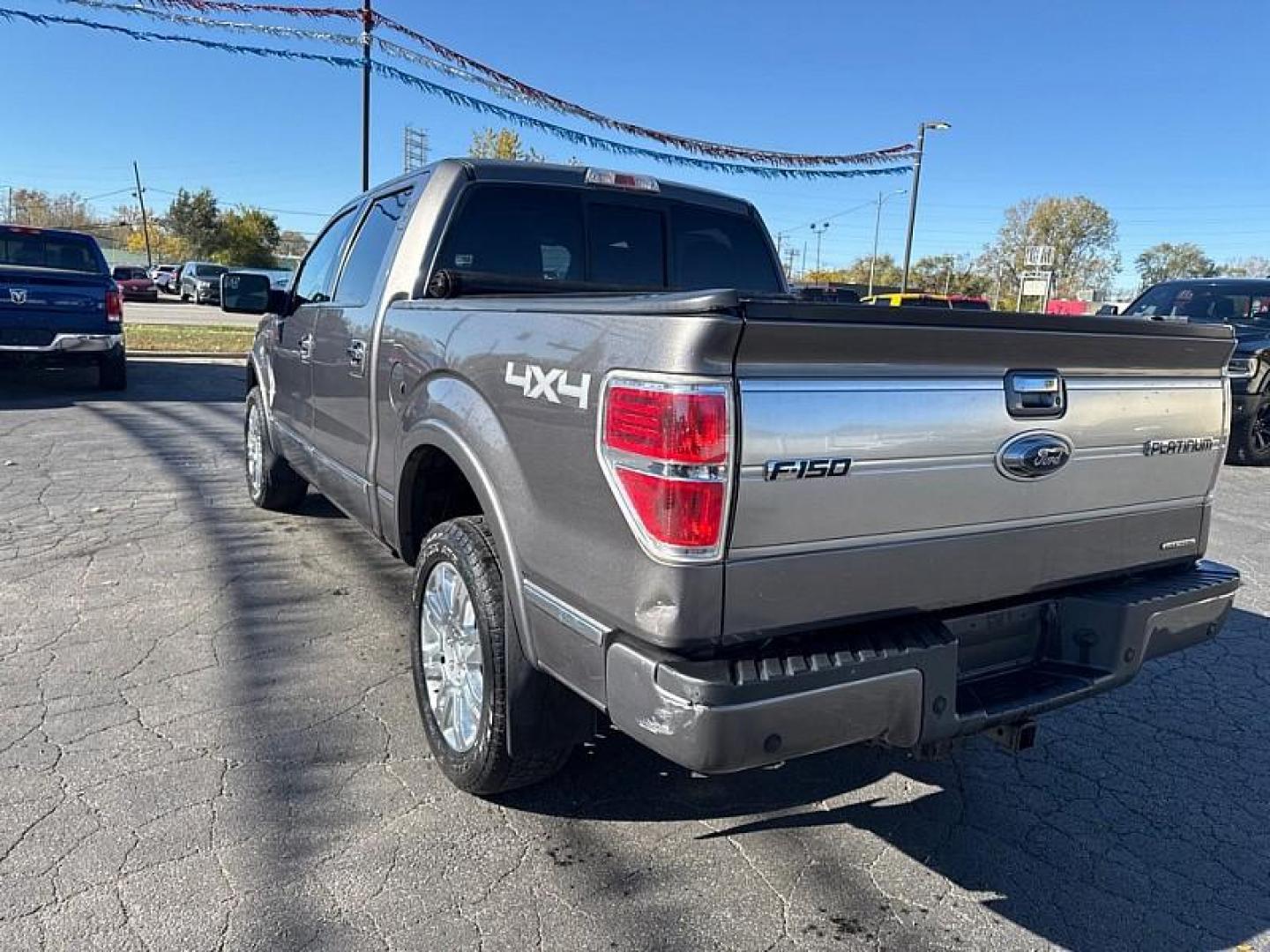 2014 GRAY /BLACK Ford F-150 XL SuperCrew 5.5-ft. Bed 4WD (1FTFW1EFXEF) with an 5.0L V8 engine, 6-Speed Automatic transmission, located at 3304 Woodville Road, Northwood, OH, 43619, (419) 210-8019, 41.612694, -83.480743 - Photo#2
