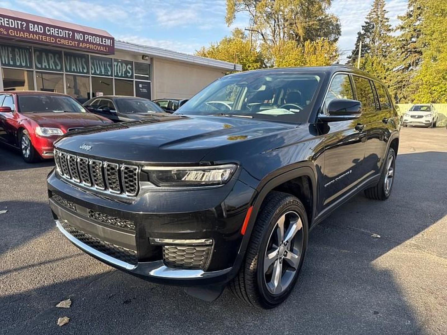 2022 BLACK /BLACK Jeep Grand Cherokee Limited 4WD (1C4RJKBG0N8) with an 3.6L V6 DOHC 24V engine, 8A transmission, located at 3304 Woodville Road, Northwood, OH, 43619, (419) 210-8019, 41.612694, -83.480743 - Your #1 Destination for Auto Loans and mdash;No Matter Your Credit!At our dealership, we believe everyone deserves the opportunity to drive their dream car and mdash;whether you have good credit, bad credit, or no credit at all. With a wide selection of hundreds of cars, trucks, and SUVs, you'll fin - Photo#0