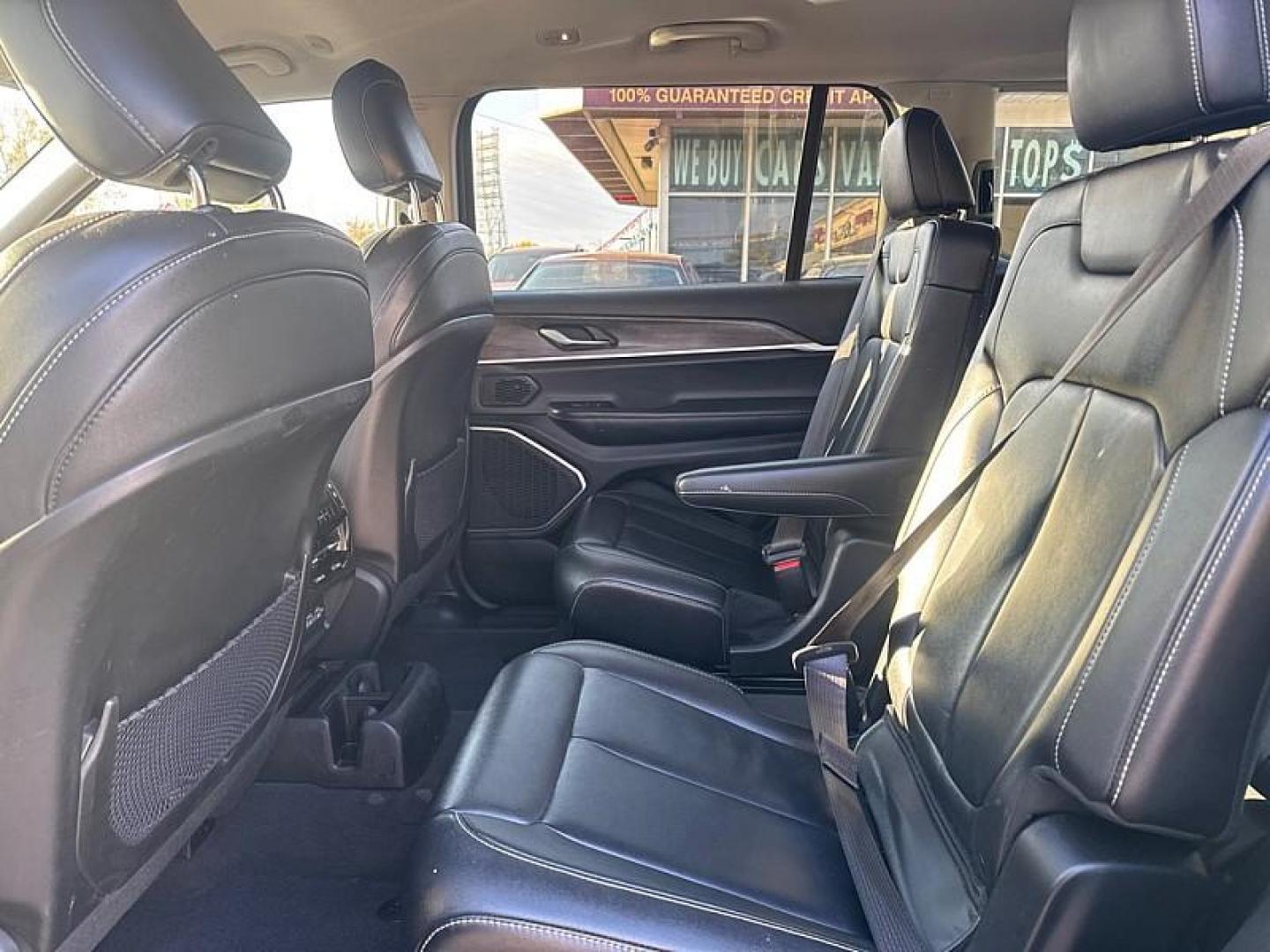 2022 BLACK /BLACK Jeep Grand Cherokee Limited 4WD (1C4RJKBG0N8) with an 3.6L V6 DOHC 24V engine, 8A transmission, located at 3304 Woodville Road, Northwood, OH, 43619, (419) 210-8019, 41.612694, -83.480743 - Your #1 Destination for Auto Loans and mdash;No Matter Your Credit!At our dealership, we believe everyone deserves the opportunity to drive their dream car and mdash;whether you have good credit, bad credit, or no credit at all. With a wide selection of hundreds of cars, trucks, and SUVs, you'll fin - Photo#11