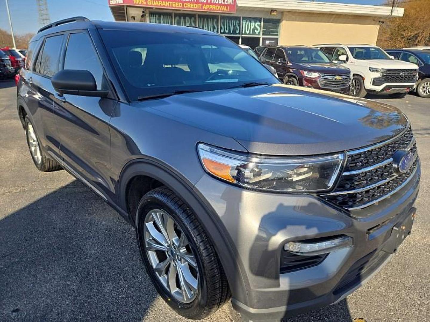 2021 SILVER /BLACK Ford Explorer XLT AWD (1FMSK8DH0MG) with an 2.3L L4 DOHC 16V engine, 10A transmission, located at 3304 Woodville Road, Northwood, OH, 43619, (419) 210-8019, 41.612694, -83.480743 - Your #1 Destination for Auto Loans and mdash;No Matter Your Credit!At our dealership, we believe everyone deserves the opportunity to drive their dream car and mdash;whether you have good credit, bad credit, or no credit at all. With a wide selection of hundreds of cars, trucks, and SUVs, you'll fin - Photo#6