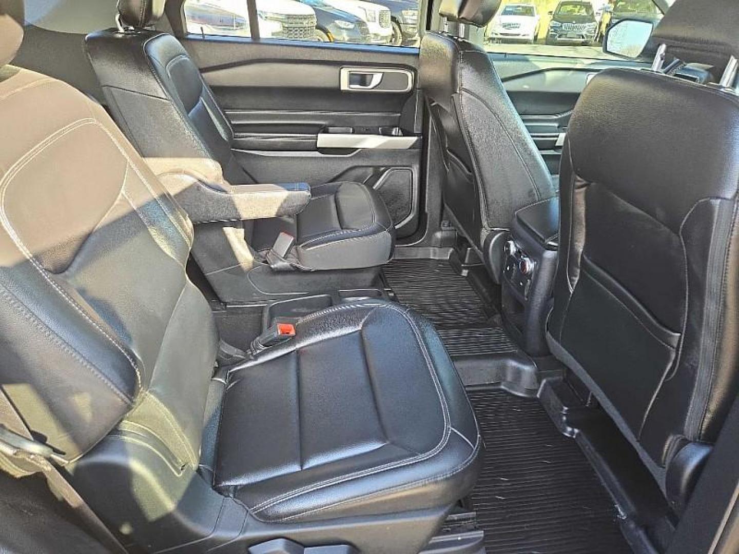 2021 SILVER /BLACK Ford Explorer XLT AWD (1FMSK8DH0MG) with an 2.3L L4 DOHC 16V engine, 10A transmission, located at 3304 Woodville Road, Northwood, OH, 43619, (419) 210-8019, 41.612694, -83.480743 - Your #1 Destination for Auto Loans and mdash;No Matter Your Credit!At our dealership, we believe everyone deserves the opportunity to drive their dream car and mdash;whether you have good credit, bad credit, or no credit at all. With a wide selection of hundreds of cars, trucks, and SUVs, you'll fin - Photo#15