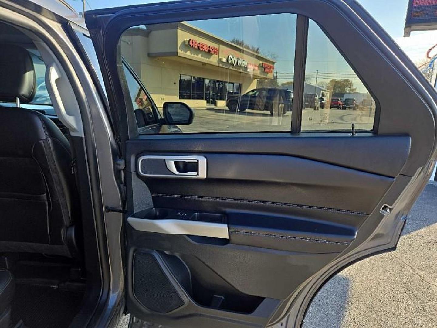 2021 SILVER /BLACK Ford Explorer XLT AWD (1FMSK8DH0MG) with an 2.3L L4 DOHC 16V engine, 10A transmission, located at 3304 Woodville Road, Northwood, OH, 43619, (419) 210-8019, 41.612694, -83.480743 - Your #1 Destination for Auto Loans and mdash;No Matter Your Credit!At our dealership, we believe everyone deserves the opportunity to drive their dream car and mdash;whether you have good credit, bad credit, or no credit at all. With a wide selection of hundreds of cars, trucks, and SUVs, you'll fin - Photo#47