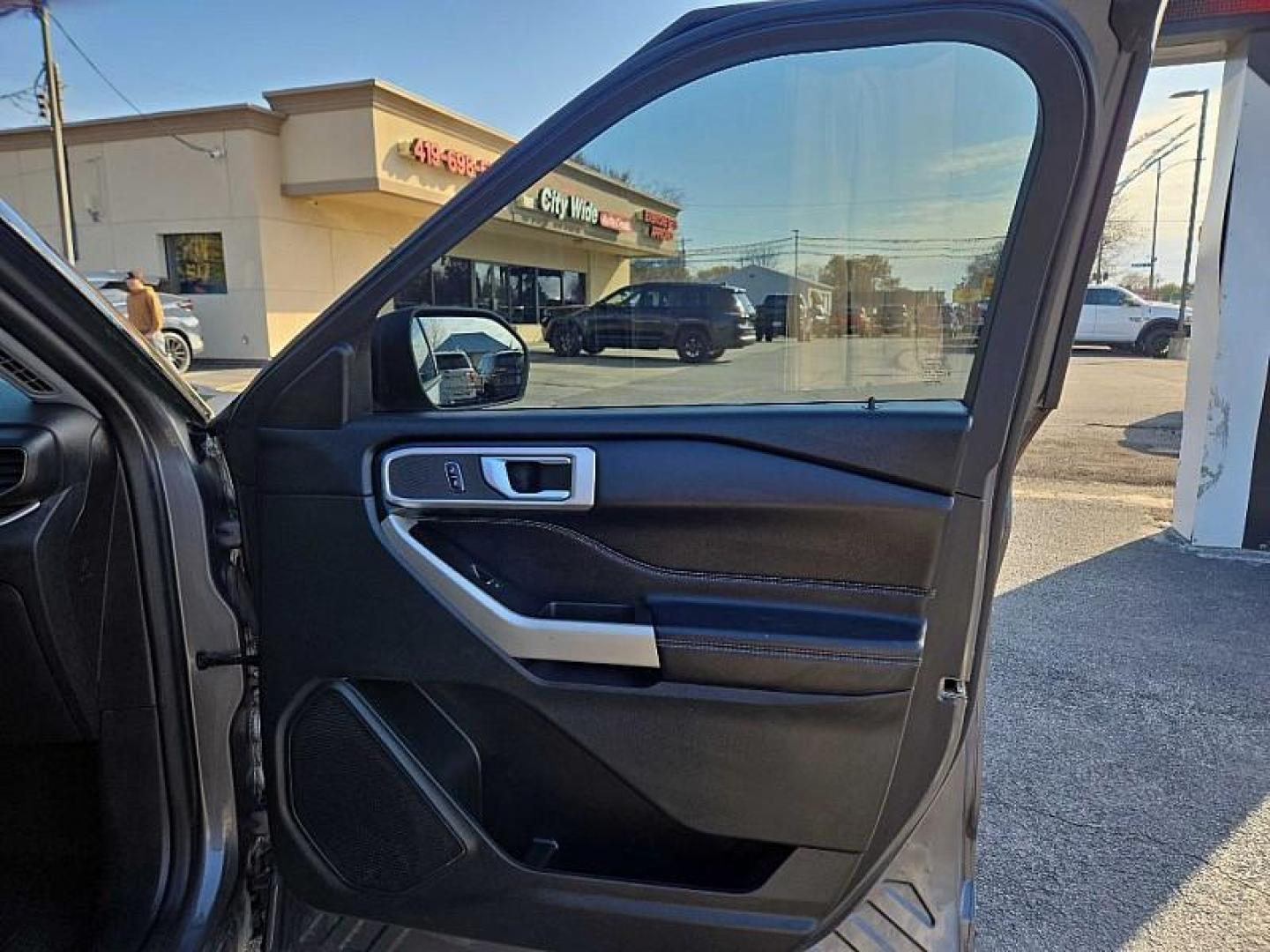 2021 SILVER /BLACK Ford Explorer XLT AWD (1FMSK8DH0MG) with an 2.3L L4 DOHC 16V engine, 10A transmission, located at 3304 Woodville Road, Northwood, OH, 43619, (419) 210-8019, 41.612694, -83.480743 - Your #1 Destination for Auto Loans and mdash;No Matter Your Credit!At our dealership, we believe everyone deserves the opportunity to drive their dream car and mdash;whether you have good credit, bad credit, or no credit at all. With a wide selection of hundreds of cars, trucks, and SUVs, you'll fin - Photo#50