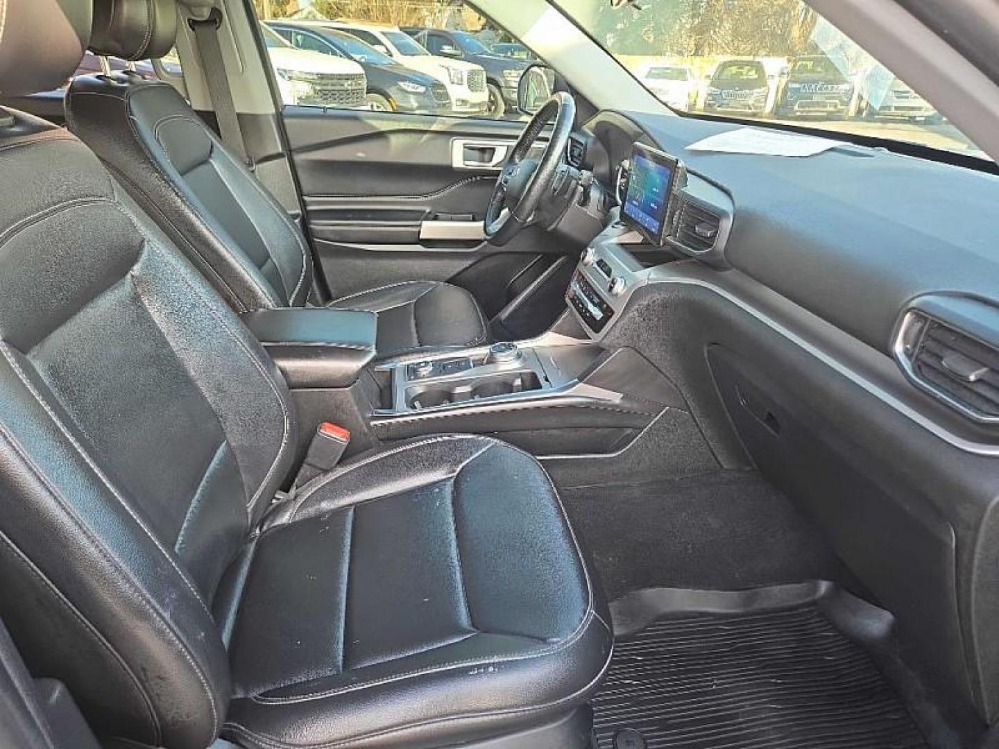 2021 SILVER /BLACK Ford Explorer XLT AWD (1FMSK8DH0MG) with an 2.3L L4 DOHC 16V engine, 10A transmission, located at 3304 Woodville Road, Northwood, OH, 43619, (419) 210-8019, 41.612694, -83.480743 - Your #1 Destination for Auto Loans and mdash;No Matter Your Credit!At our dealership, we believe everyone deserves the opportunity to drive their dream car and mdash;whether you have good credit, bad credit, or no credit at all. With a wide selection of hundreds of cars, trucks, and SUVs, you'll fin - Photo#51