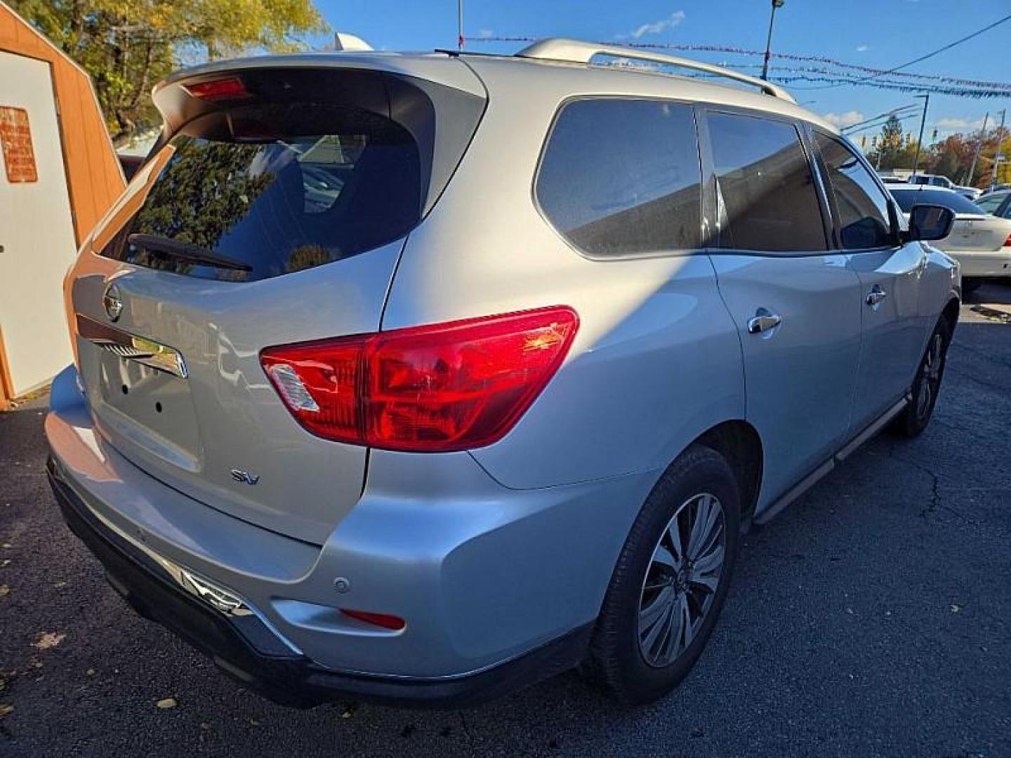 2020 SILVER /BLACK Nissan Pathfinder SV (5N1DR2BNXLC) with an 3.5L V6 DOHC 24V engine, CVT transmission, located at 3304 Woodville Road, Northwood, OH, 43619, (419) 210-8019, 41.612694, -83.480743 - Your #1 Destination for Auto Loans and mdash;No Matter Your Credit!At our dealership, we believe everyone deserves the opportunity to drive their dream car and mdash;whether you have good credit, bad credit, or no credit at all. With a wide selection of hundreds of cars, trucks, and SUVs, you'll fin - Photo#4