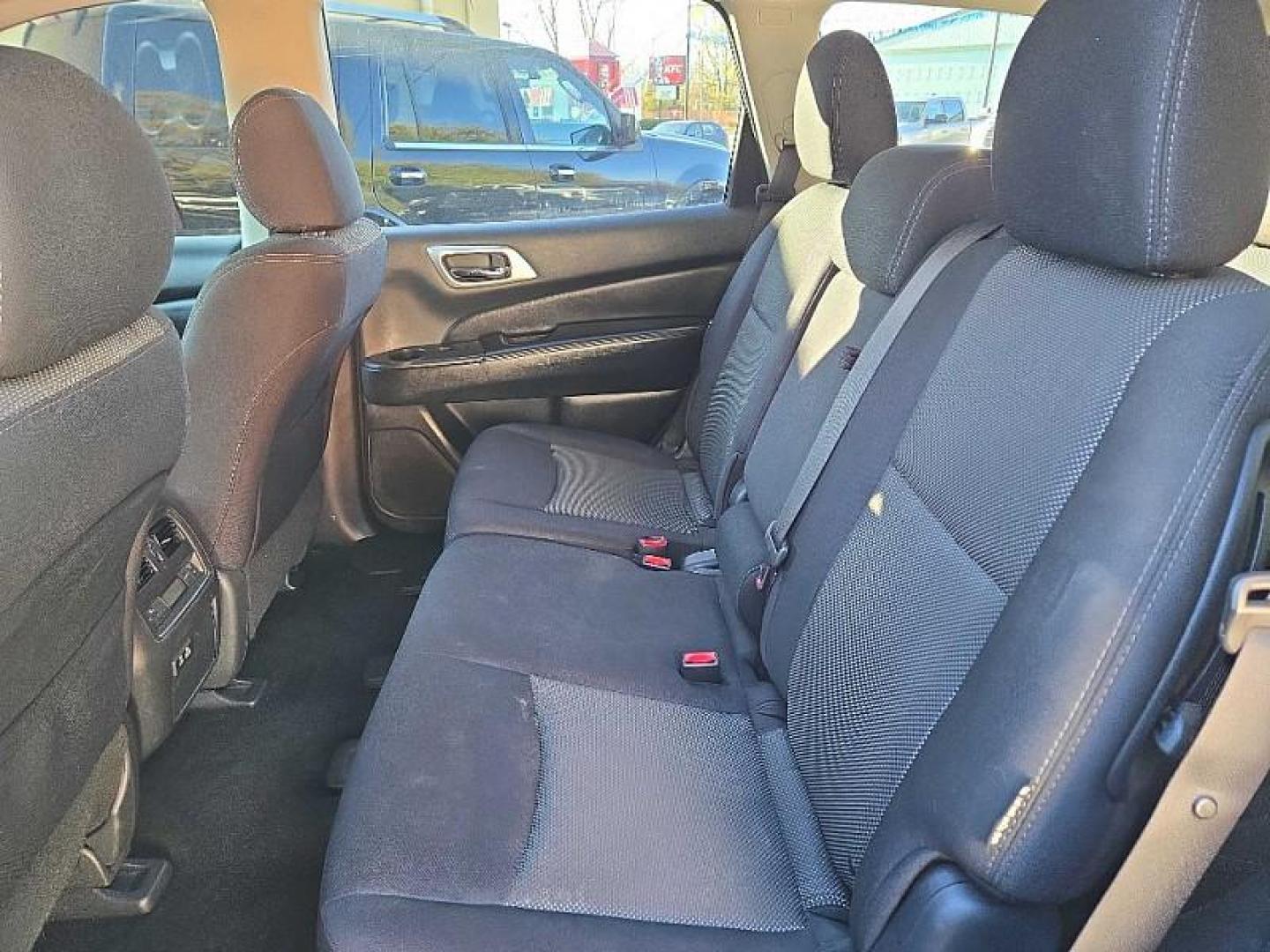 2020 SILVER /BLACK Nissan Pathfinder SV (5N1DR2BNXLC) with an 3.5L V6 DOHC 24V engine, CVT transmission, located at 3304 Woodville Road, Northwood, OH, 43619, (419) 210-8019, 41.612694, -83.480743 - Your #1 Destination for Auto Loans and mdash;No Matter Your Credit!At our dealership, we believe everyone deserves the opportunity to drive their dream car and mdash;whether you have good credit, bad credit, or no credit at all. With a wide selection of hundreds of cars, trucks, and SUVs, you'll fin - Photo#11