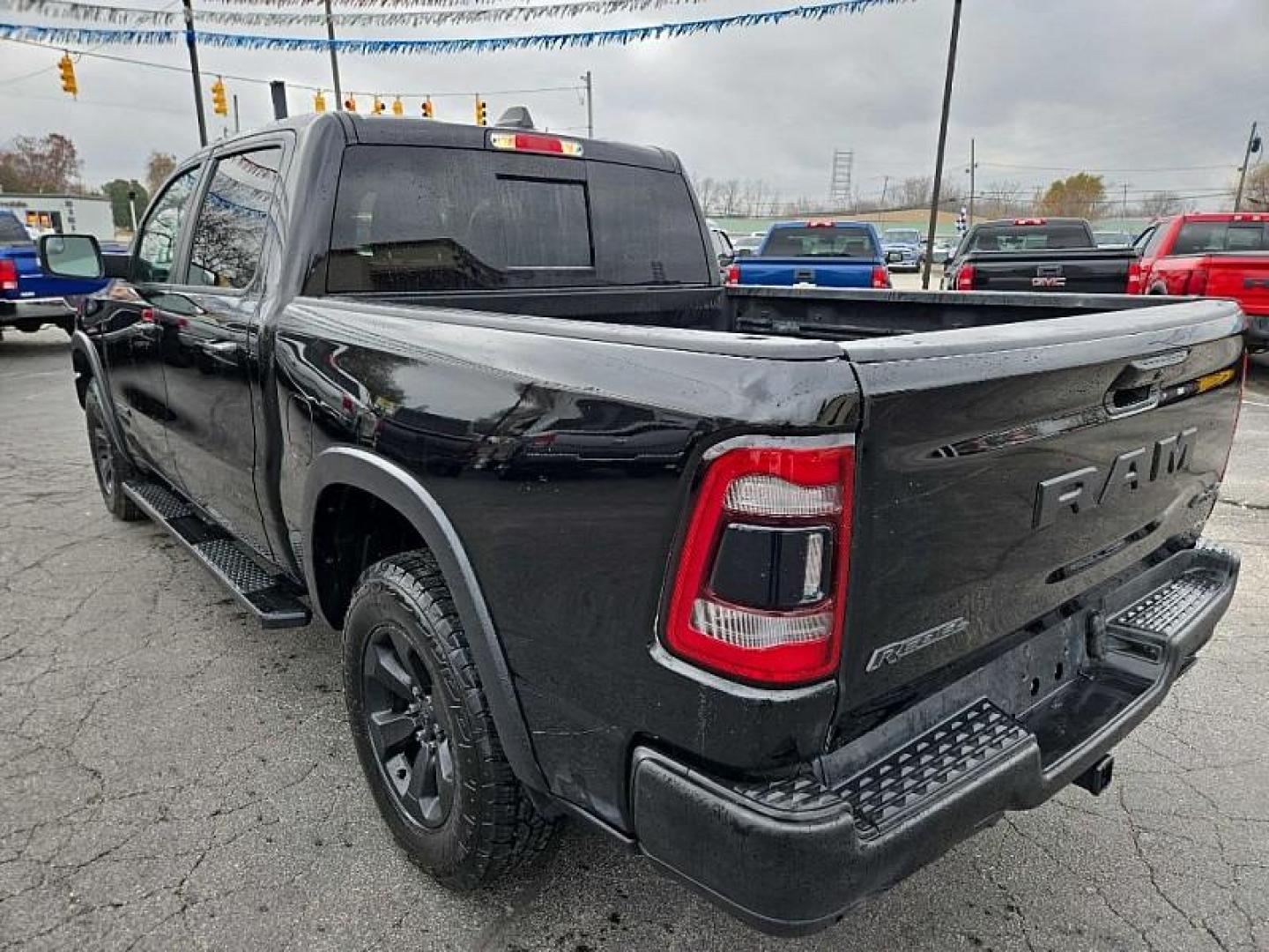2022 BLACK RAM 1500 Rebel Crew Cab SB 4WD (1C6SRFLT2NN) with an 5.7L V8 OHV 16V engine, 8A transmission, located at 3304 Woodville Road, Northwood, OH, 43619, (419) 210-8019, 41.612694, -83.480743 - Your #1 Destination for Auto Loans and mdash;No Matter Your Credit!At our dealership, we believe everyone deserves the opportunity to drive their dream car and mdash;whether you have good credit, bad credit, or no credit at all. With a wide selection of hundreds of cars, trucks, and SUVs, you'll fin - Photo#2