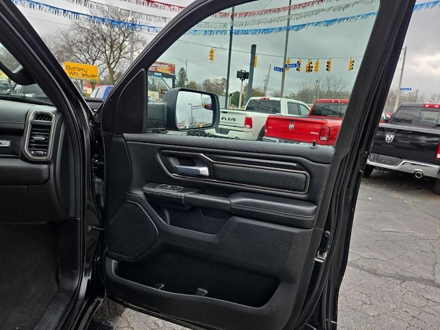 2022 BLACK RAM 1500 Rebel Crew Cab SB 4WD (1C6SRFLT2NN) with an 5.7L V8 OHV 16V engine, 8A transmission, located at 3304 Woodville Road, Northwood, OH, 43619, (419) 210-8019, 41.612694, -83.480743 - Your #1 Destination for Auto Loans and mdash;No Matter Your Credit!At our dealership, we believe everyone deserves the opportunity to drive their dream car and mdash;whether you have good credit, bad credit, or no credit at all. With a wide selection of hundreds of cars, trucks, and SUVs, you'll fin - Photo#15