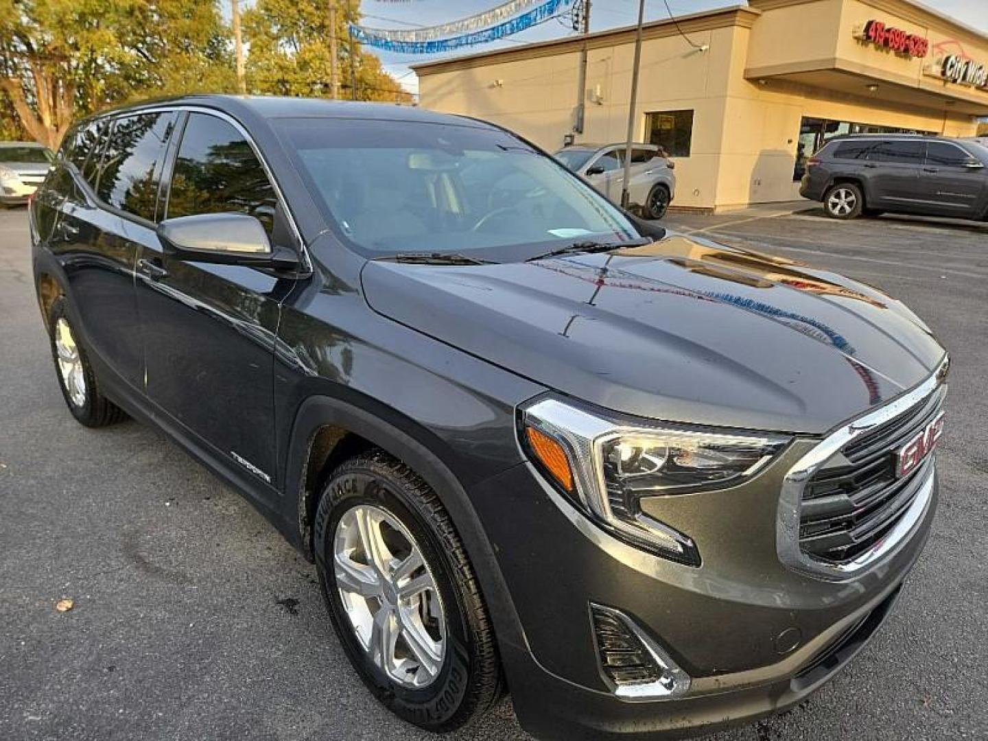 2020 GRAY /BLACK GMC Terrain SLE (3GKALMEV8LL) with an 1.4L L4 DOHC 16V TURBO engine, 6A transmission, located at 3304 Woodville Road, Northwood, OH, 43619, (419) 210-8019, 41.612694, -83.480743 - Your #1 Destination for Auto Loans and mdash;No Matter Your Credit!At our dealership, we believe everyone deserves the opportunity to drive their dream car and mdash;whether you have good credit, bad credit, or no credit at all. With a wide selection of hundreds of cars, trucks, and SUVs, you'll fin - Photo#6
