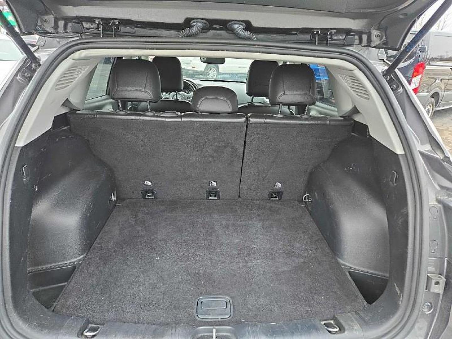 2020 GRAY /BLACK Jeep Compass Latitude 4WD (3C4NJDBB9LT) with an 2.4L L4 DOHC 16V engine, Automatic 9-Spd transmission, located at 3304 Woodville Road, Northwood, OH, 43619, (419) 210-8019, 41.612694, -83.480743 - Your #1 Destination for Auto Loans and mdash;No Matter Your Credit!At our dealership, we believe everyone deserves the opportunity to drive their dream car and mdash;whether you have good credit, bad credit, or no credit at all. With a wide selection of hundreds of cars, trucks, and SUVs, you'll fin - Photo#12