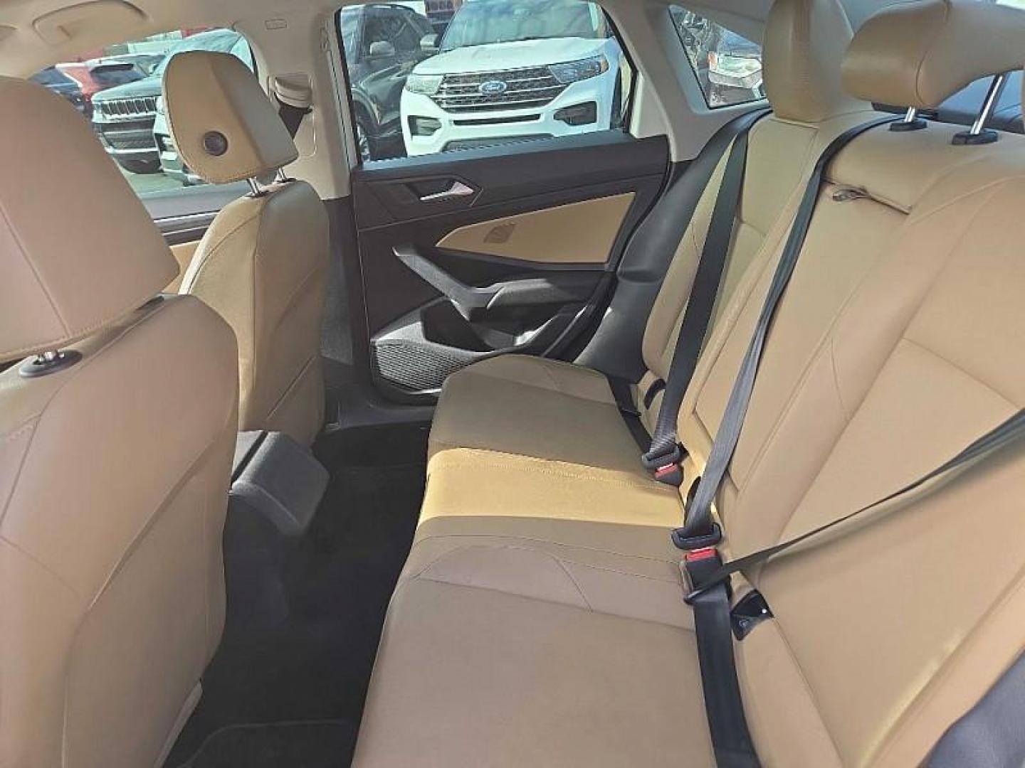 2019 WHITE /BLACK Volkswagen Jetta 1.4T SEL 8A (3VWE57BU0KM) with an 1.4L L4 DOHC 20V engine, 8A transmission, located at 3304 Woodville Road, Northwood, OH, 43619, (419) 210-8019, 41.612694, -83.480743 - Your #1 Destination for Auto Loans and mdash;No Matter Your Credit!At our dealership, we believe everyone deserves the opportunity to drive their dream car and mdash;whether you have good credit, bad credit, or no credit at all. With a wide selection of hundreds of cars, trucks, and SUVs, you'll fin - Photo#12