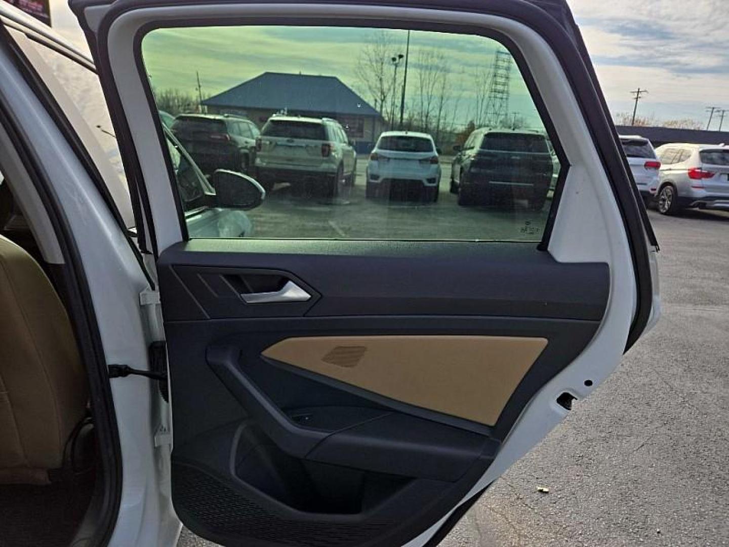 2019 WHITE /BLACK Volkswagen Jetta 1.4T SEL 8A (3VWE57BU0KM) with an 1.4L L4 DOHC 20V engine, 8A transmission, located at 3304 Woodville Road, Northwood, OH, 43619, (419) 210-8019, 41.612694, -83.480743 - Your #1 Destination for Auto Loans and mdash;No Matter Your Credit!At our dealership, we believe everyone deserves the opportunity to drive their dream car and mdash;whether you have good credit, bad credit, or no credit at all. With a wide selection of hundreds of cars, trucks, and SUVs, you'll fin - Photo#13