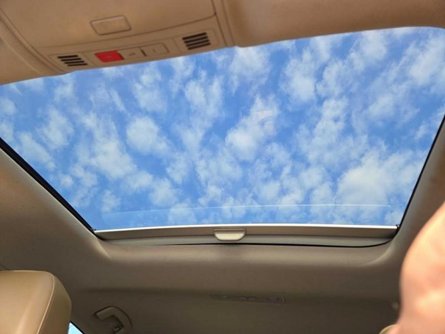 2019 WHITE /BLACK Volkswagen Jetta 1.4T SEL 8A (3VWE57BU0KM) with an 1.4L L4 DOHC 20V engine, 8A transmission, located at 3304 Woodville Road, Northwood, OH, 43619, (419) 210-8019, 41.612694, -83.480743 - Your #1 Destination for Auto Loans and mdash;No Matter Your Credit!At our dealership, we believe everyone deserves the opportunity to drive their dream car and mdash;whether you have good credit, bad credit, or no credit at all. With a wide selection of hundreds of cars, trucks, and SUVs, you'll fin - Photo#20