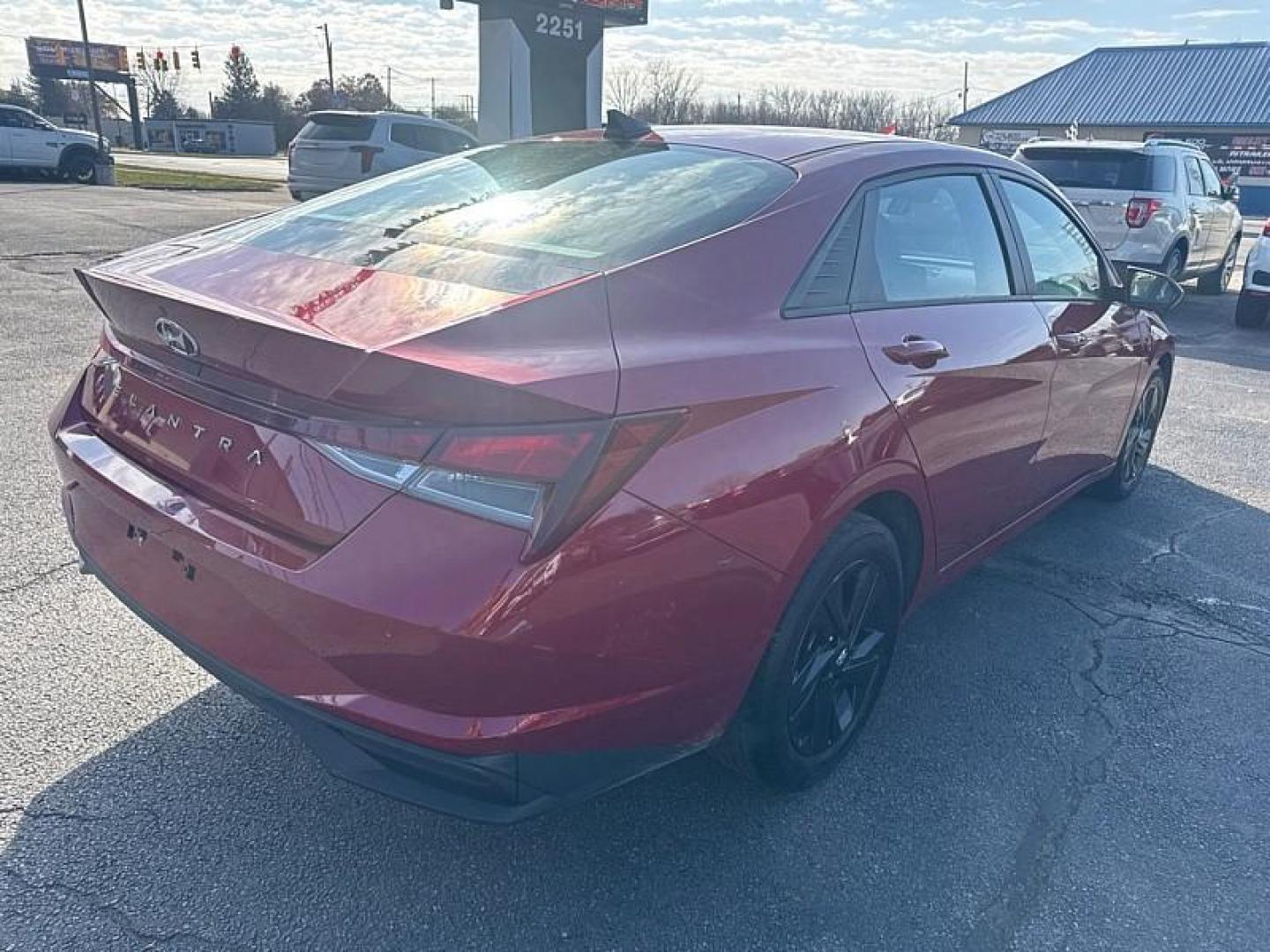 2021 RED /GRAY Hyundai Elantra SEL (KMHLS4AG1MU) with an 1.6L L4 DOHC 16V engine, 6A transmission, located at 3304 Woodville Road, Northwood, OH, 43619, (419) 210-8019, 41.612694, -83.480743 - Your #1 Destination for Auto Loans and mdash;No Matter Your Credit!At our dealership, we believe everyone deserves the opportunity to drive their dream car and mdash;whether you have good credit, bad credit, or no credit at all. With a wide selection of hundreds of cars, trucks, and SUVs, you'll fin - Photo#4
