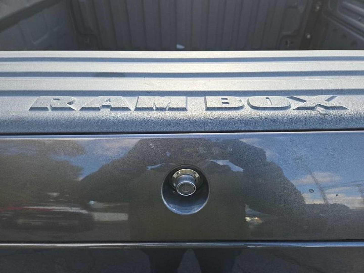 2015 GRAY /BLACK RAM 1500 Sport Crew Cab SWB 4WD (1C6RR7MT3FS) with an 5.7L V8 OHV 16V engine, 6-Speed Automatic transmission, located at 3304 Woodville Road, Northwood, OH, 43619, (419) 210-8019, 41.612694, -83.480743 - Your #1 Destination for Auto Loans and mdash;No Matter Your Credit!At our dealership, we believe everyone deserves the opportunity to drive their dream car and mdash;whether you have good credit, bad credit, or no credit at all. With a wide selection of hundreds of cars, trucks, and SUVs, you'll fin - Photo#8