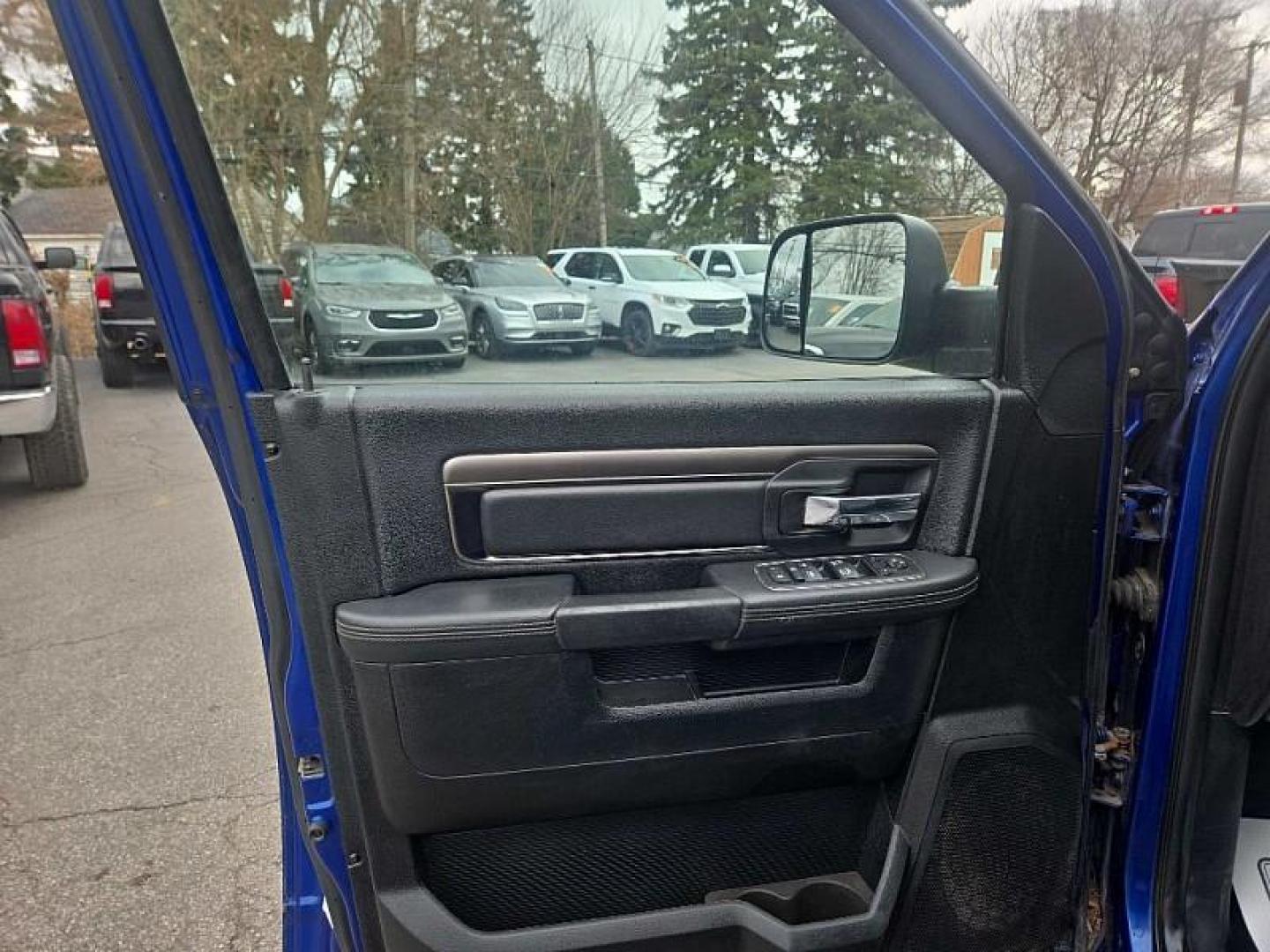 2016 BLUE /BLACK RAM 1500 Sport Crew Cab LWB 4WD (1C6RR7UT8GS) with an 5.7L V8 OHV 16V engine, 6A transmission, located at 3304 Woodville Road, Northwood, OH, 43619, (419) 210-8019, 41.612694, -83.480743 - Your #1 Destination for Auto Loans and mdash;No Matter Your Credit!At our dealership, we believe everyone deserves the opportunity to drive their dream car and mdash;whether you have good credit, bad credit, or no credit at all. With a wide selection of hundreds of cars, trucks, and SUVs, you'll fin - Photo#8