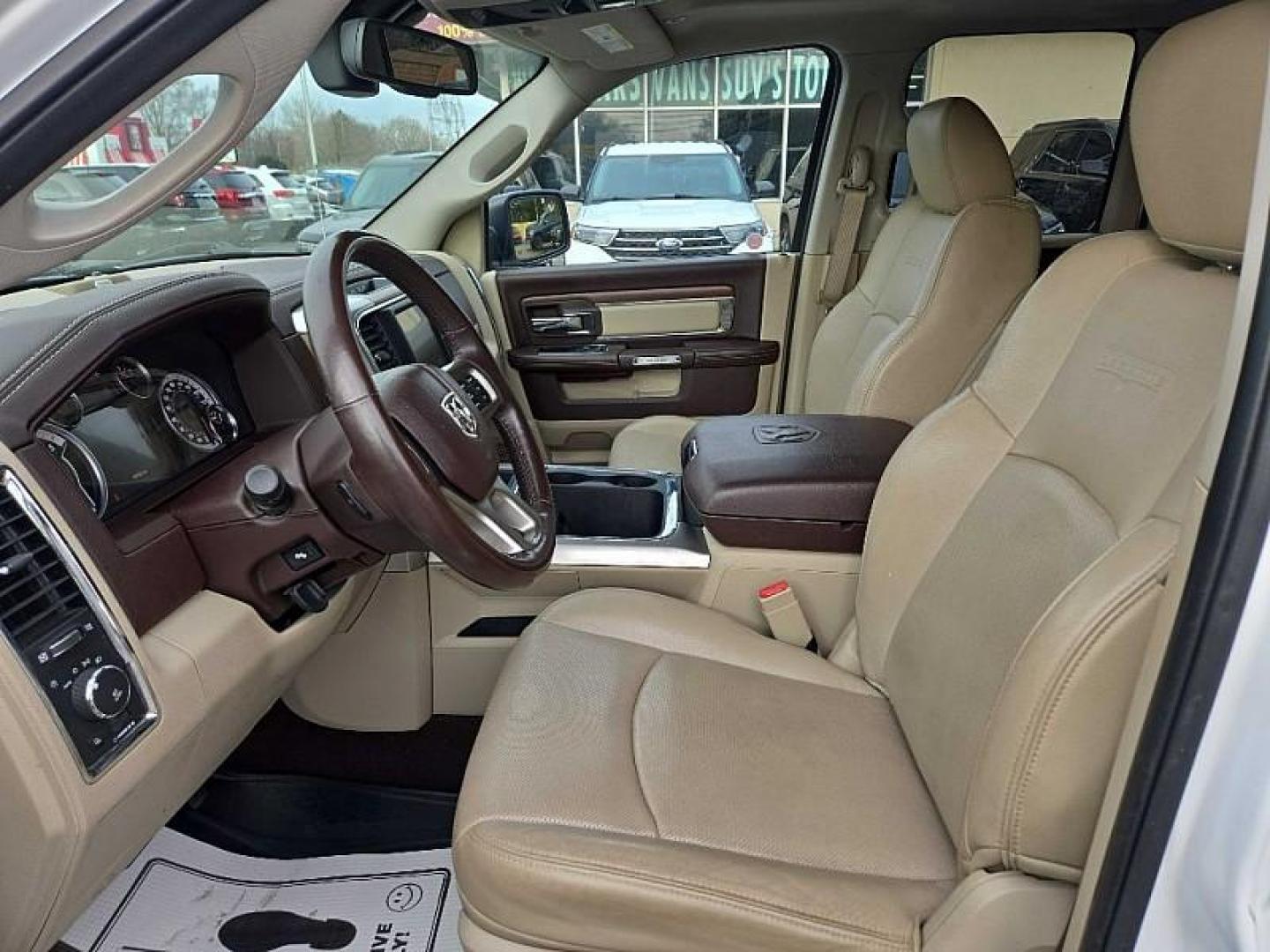 2017 WHITE /BLACK RAM 1500 Laramie Quad Cab 4WD (1C6RR7JM7HS) with an 3.0L V6 DIESEL engine, 8A transmission, located at 3304 Woodville Road, Northwood, OH, 43619, (419) 210-8019, 41.612694, -83.480743 - Your #1 Destination for Auto Loans and mdash;No Matter Your Credit!At our dealership, we believe everyone deserves the opportunity to drive their dream car and mdash;whether you have good credit, bad credit, or no credit at all. With a wide selection of hundreds of cars, trucks, and SUVs, you'll fin - Photo#9