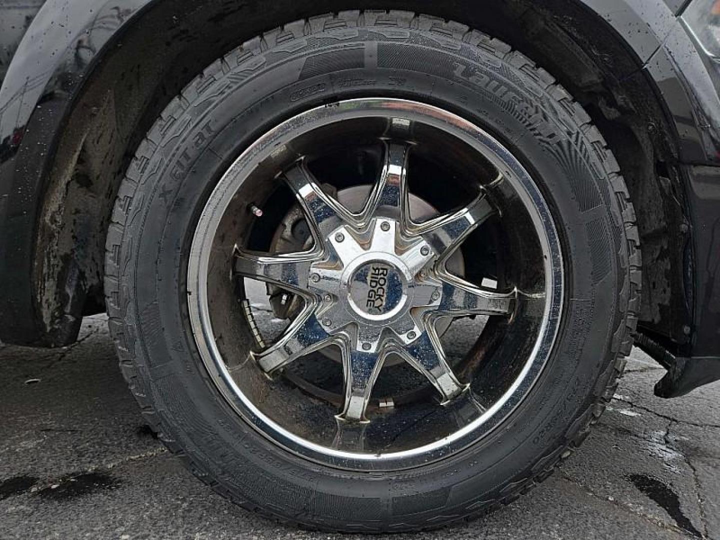 2016 BLACK /BLACK RAM 1500 Sport Crew Cab SWB 2WD (1C6RR6MT1GS) with an 5.7L V8 OHV 16V engine, 6A transmission, located at 3304 Woodville Road, Northwood, OH, 43619, (419) 210-8019, 41.612694, -83.480743 - Your #1 Destination for Auto Loans and mdash;No Matter Your Credit!At our dealership, we believe everyone deserves the opportunity to drive their dream car and mdash;whether you have good credit, bad credit, or no credit at all. With a wide selection of hundreds of cars, trucks, and SUVs, you'll fin - Photo#15