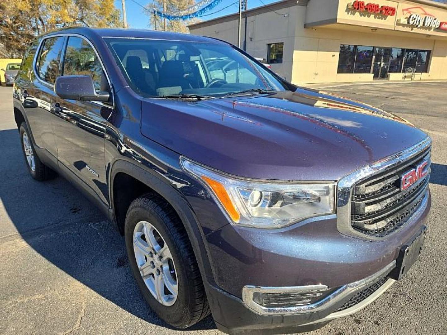 2019 BLUE /BLACK GMC Acadia SLE-1 AWD (1GKKNRLS7KZ) with an 3.6L V6 DOHC 24V engine, 6A transmission, located at 3304 Woodville Road, Northwood, OH, 43619, (419) 210-8019, 41.612694, -83.480743 - Your #1 Destination for Auto Loans and mdash;No Matter Your Credit!At our dealership, we believe everyone deserves the opportunity to drive their dream car and mdash;whether you have good credit, bad credit, or no credit at all. With a wide selection of hundreds of cars, trucks, and SUVs, you'll fin - Photo#6
