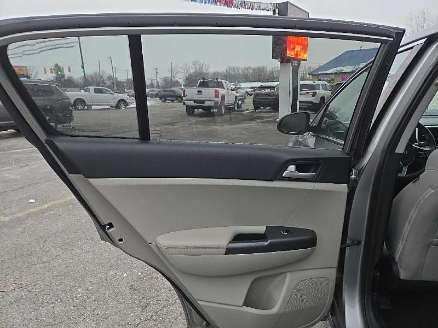 2020 GRAY /GRAY Kia Sportage LX FWD (KNDPM3AC5L7) with an 2.4L V6 DOHC 24V engine, 6A transmission, located at 3304 Woodville Road, Northwood, OH, 43619, (419) 210-8019, 41.612694, -83.480743 - Your #1 Destination for Auto Loans and mdash;No Matter Your Credit!At our dealership, we believe everyone deserves the opportunity to drive their dream car and mdash;whether you have good credit, bad credit, or no credit at all. With a wide selection of hundreds of cars, trucks, and SUVs, you'll fin - Photo#10