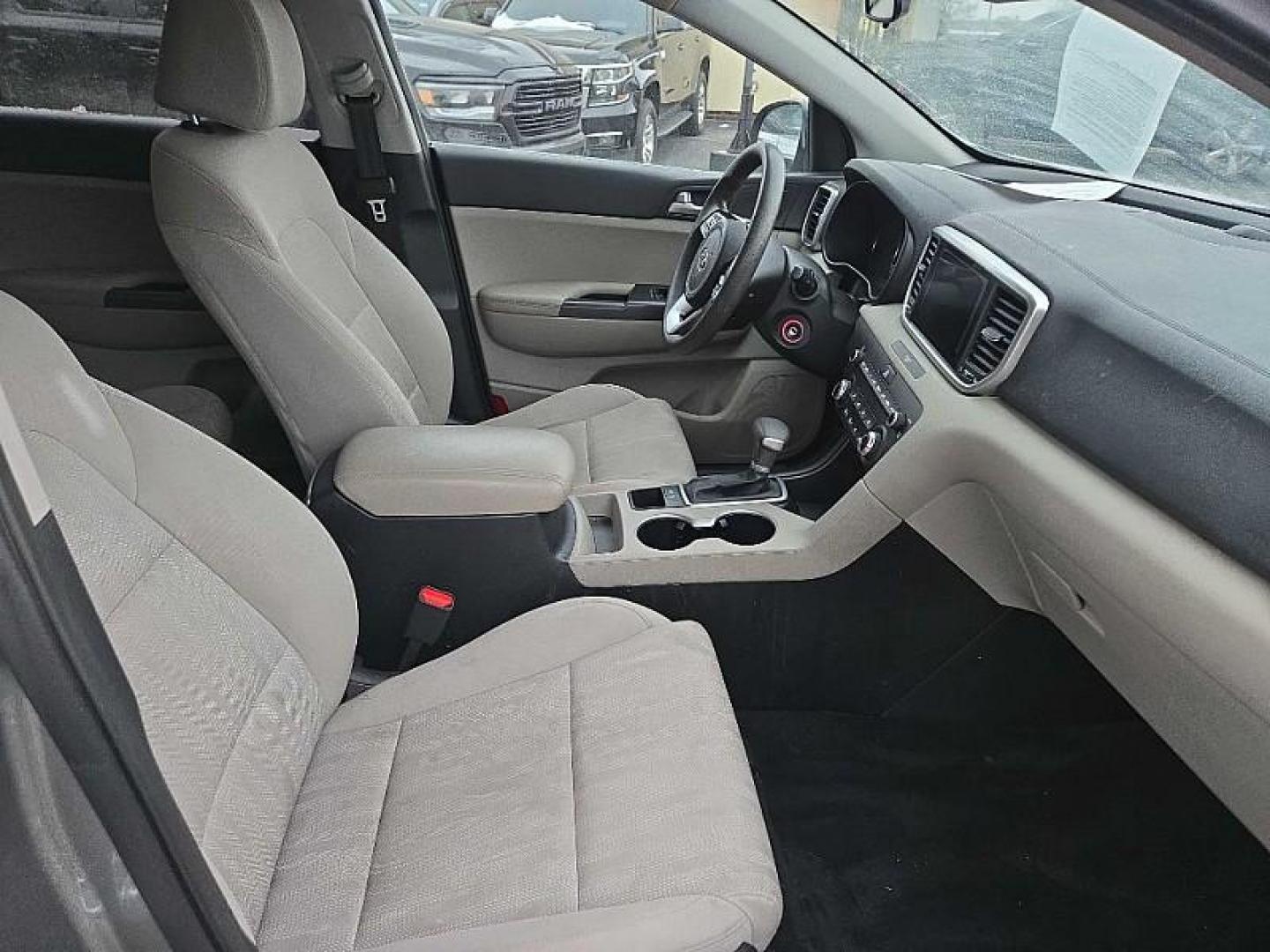 2020 GRAY /GRAY Kia Sportage LX FWD (KNDPM3AC5L7) with an 2.4L V6 DOHC 24V engine, 6A transmission, located at 3304 Woodville Road, Northwood, OH, 43619, (419) 210-8019, 41.612694, -83.480743 - Your #1 Destination for Auto Loans and mdash;No Matter Your Credit!At our dealership, we believe everyone deserves the opportunity to drive their dream car and mdash;whether you have good credit, bad credit, or no credit at all. With a wide selection of hundreds of cars, trucks, and SUVs, you'll fin - Photo#16