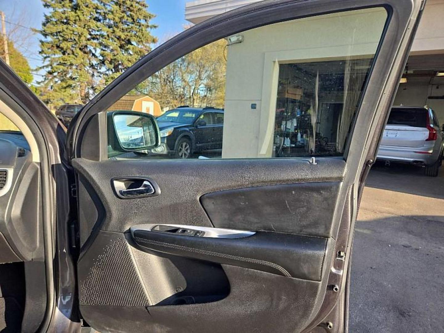 2020 GRAY /BLACK Dodge Journey SE Value (3C4PDCAB0LT) with an 2.4L L4 DOHC 16V engine, 6A transmission, located at 3304 Woodville Road, Northwood, OH, 43619, (419) 210-8019, 41.612694, -83.480743 - Your #1 Destination for Auto Loans and mdash;No Matter Your Credit!At our dealership, we believe everyone deserves the opportunity to drive their dream car and mdash;whether you have good credit, bad credit, or no credit at all. With a wide selection of hundreds of cars, trucks, and SUVs, you'll fin - Photo#17