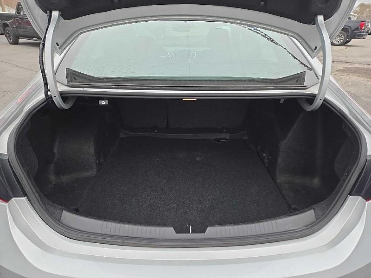 2020 SILVER /BLACK Chevrolet Malibu LT (1G1ZD5ST3LF) with an 1.5L L4 DOHC 16V engine, 6A transmission, located at 3304 Woodville Road, Northwood, OH, 43619, (419) 210-8019, 41.612694, -83.480743 - Photo#25