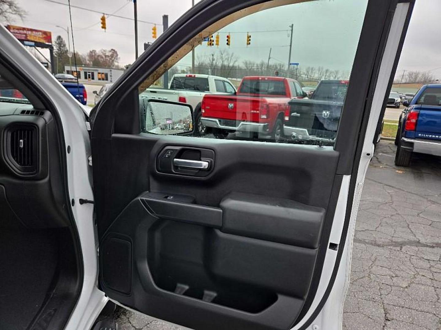 2019 WHITE /BLACK Chevrolet Silverado 1500 Custom Double Cab 4WD (1GCRYBEH0KZ) with an 4.3L V6 engine, 6A transmission, located at 3304 Woodville Road, Northwood, OH, 43619, (419) 210-8019, 41.612694, -83.480743 - Photo#15