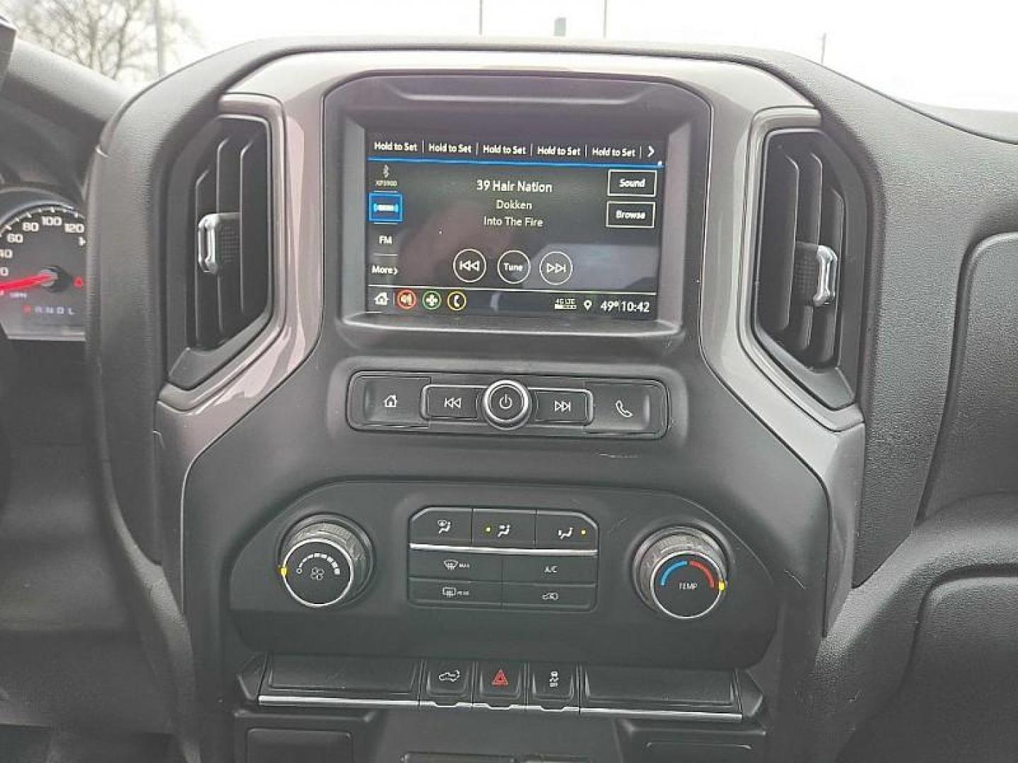 2019 WHITE /BLACK Chevrolet Silverado 1500 Custom Double Cab 4WD (1GCRYBEH0KZ) with an 4.3L V6 engine, 6A transmission, located at 3304 Woodville Road, Northwood, OH, 43619, (419) 210-8019, 41.612694, -83.480743 - Photo#20