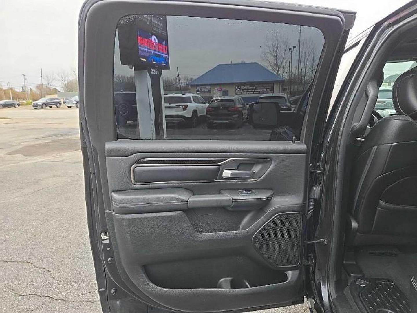 2019 BLACK /BLACK RAM 1500 Rebel Crew Cab SB 4WD (1C6SRFLT8KN) with an 5.7L V8 OHV 16V engine, 8A transmission, located at 3304 Woodville Road, Northwood, OH, 43619, (419) 210-8019, 41.612694, -83.480743 - Your #1 Destination for Auto Loans and mdash;No Matter Your Credit!At our dealership, we believe everyone deserves the opportunity to drive their dream car and mdash;whether you have good credit, bad credit, or no credit at all. With a wide selection of hundreds of cars, trucks, and SUVs, you'll fin - Photo#10