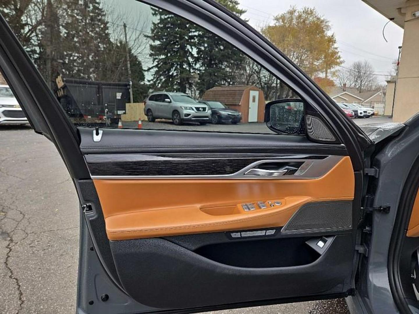 2018 GRAY BMW 7-Series 750i xDrive (WBA7F2C52JB) with an 4.4L V8 DOHC 32V engine, 8A transmission, located at 3304 Woodville Road, Northwood, OH, 43619, (419) 210-8019, 41.612694, -83.480743 - Your #1 Destination for Auto Loans and mdash;No Matter Your Credit!At our dealership, we believe everyone deserves the opportunity to drive their dream car and mdash;whether you have good credit, bad credit, or no credit at all. With a wide selection of hundreds of cars, trucks, and SUVs, you'll fin - Photo#8