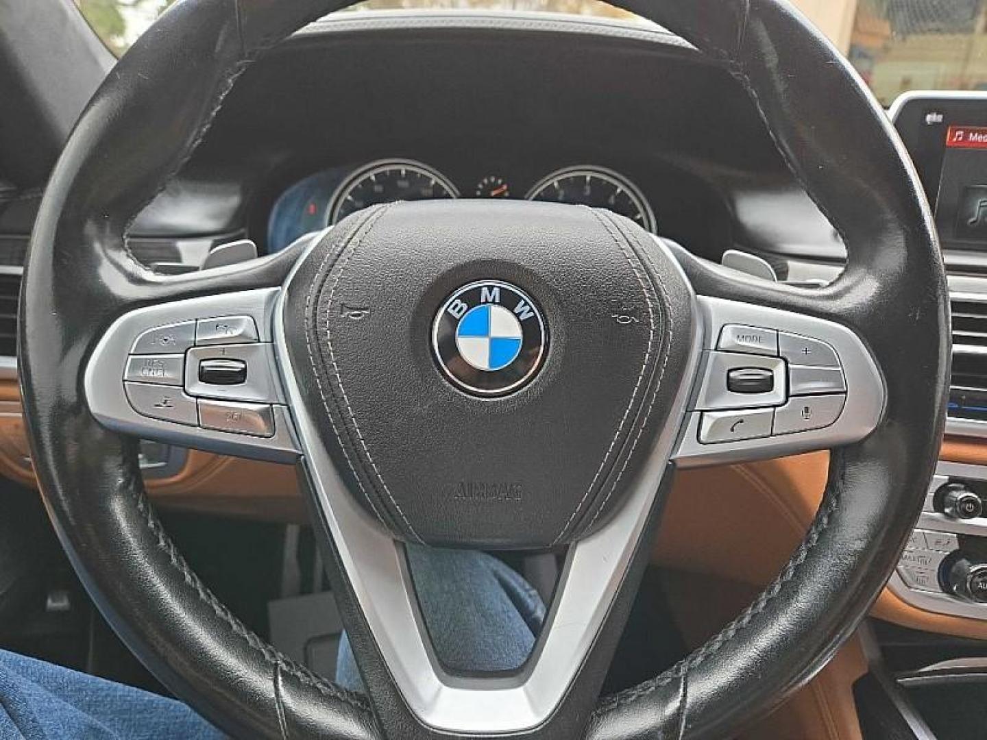 2018 GRAY BMW 7-Series 750i xDrive (WBA7F2C52JB) with an 4.4L V8 DOHC 32V engine, 8A transmission, located at 3304 Woodville Road, Northwood, OH, 43619, (419) 210-8019, 41.612694, -83.480743 - Your #1 Destination for Auto Loans and mdash;No Matter Your Credit!At our dealership, we believe everyone deserves the opportunity to drive their dream car and mdash;whether you have good credit, bad credit, or no credit at all. With a wide selection of hundreds of cars, trucks, and SUVs, you'll fin - Photo#20