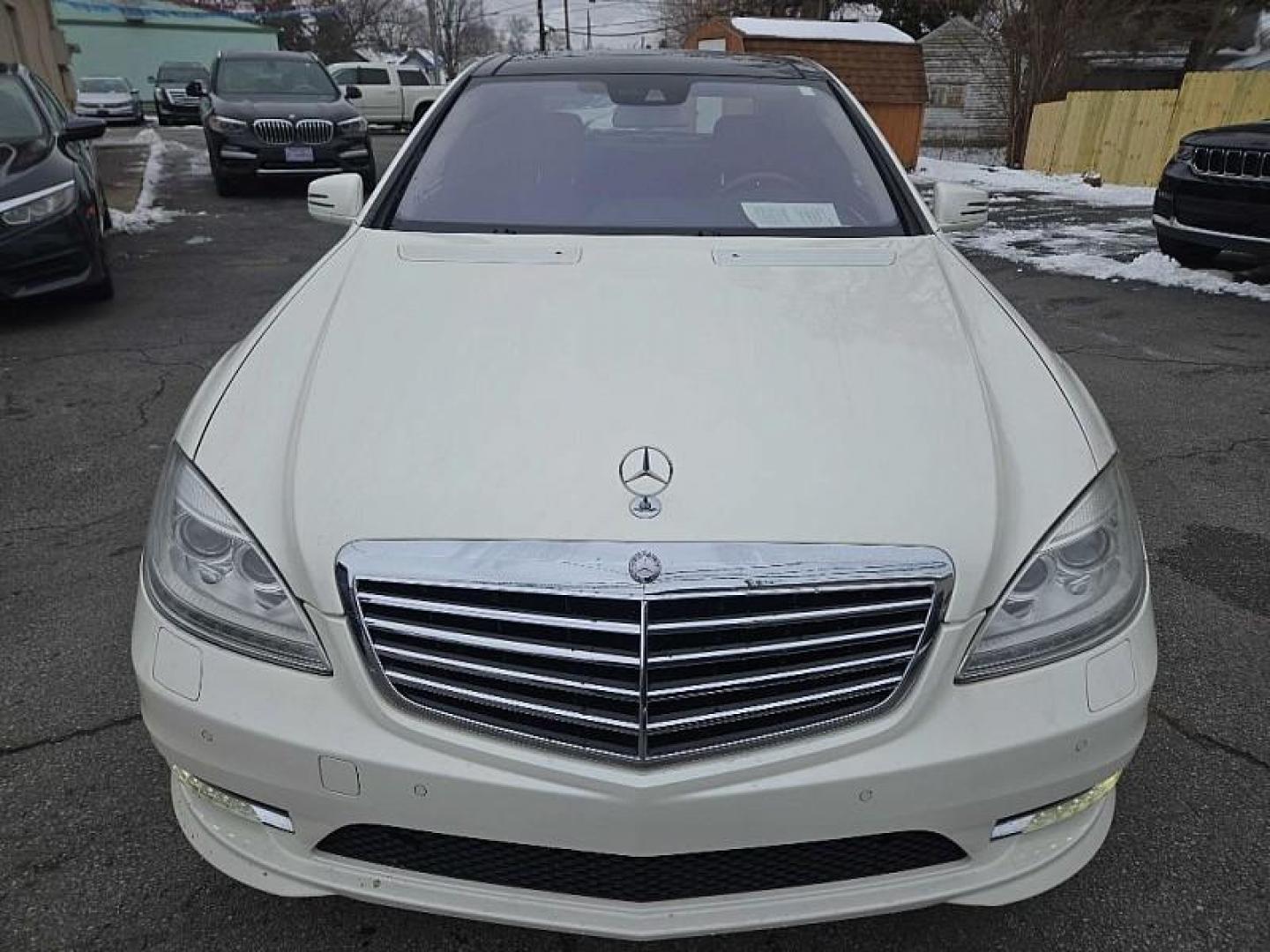 2013 WHITE /BLACK Mercedes-Benz S-Class S550 4-MATIC (WDDNG9EB3DA) with an 5.5L V8 DOHC 32V engine, 7-Speed Automatic transmission, located at 3304 Woodville Road, Northwood, OH, 43619, (419) 210-8019, 41.612694, -83.480743 - Your #1 Destination for Auto Loans and mdash;No Matter Your Credit!At our dealership, we believe everyone deserves the opportunity to drive their dream car and mdash;whether you have good credit, bad credit, or no credit at all. With a wide selection of hundreds of cars, trucks, and SUVs, you'll fin - Photo#7