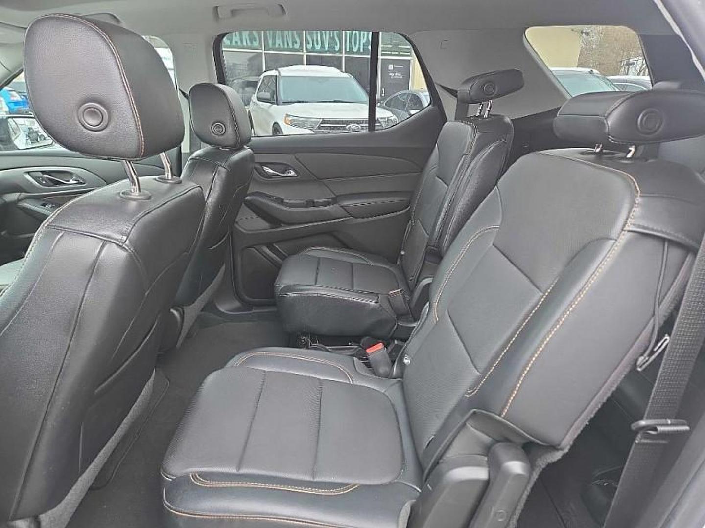 2018 WHITE /BLACK Chevrolet Traverse Premier AWD (1GNEVJKW7JJ) with an 3.6L V6 DOHC 24V engine, 9A transmission, located at 3304 Woodville Road, Northwood, OH, 43619, (419) 210-8019, 41.612694, -83.480743 - Your #1 Destination for Auto Loans and mdash;No Matter Your Credit!At our dealership, we believe everyone deserves the opportunity to drive their dream car and mdash;whether you have good credit, bad credit, or no credit at all. With a wide selection of hundreds of cars, trucks, and SUVs, you'll fin - Photo#11