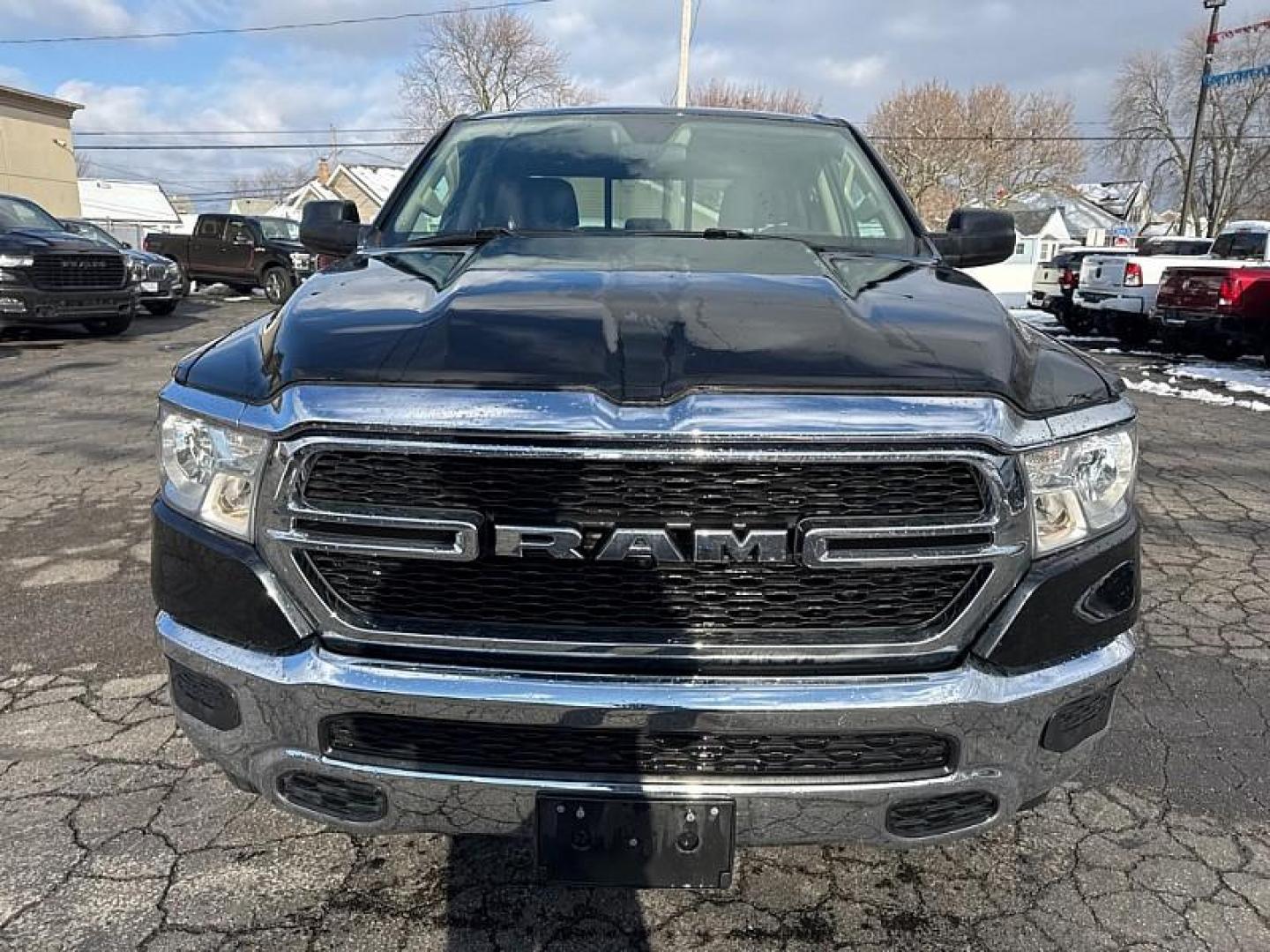 2019 BLACK /BLACK RAM 1500 Tradesman Quad Cab 4WD (1C6SRFCT3KN) with an 3.6L V6 FFV engine, 8A transmission, located at 3304 Woodville Road, Northwood, OH, 43619, (419) 210-8019, 41.612694, -83.480743 - Your #1 Destination for Auto Loans and mdash;No Matter Your Credit!At our dealership, we believe everyone deserves the opportunity to drive their dream car and mdash;whether you have good credit, bad credit, or no credit at all. With a wide selection of hundreds of cars, trucks, and SUVs, you'll fin - Photo#7
