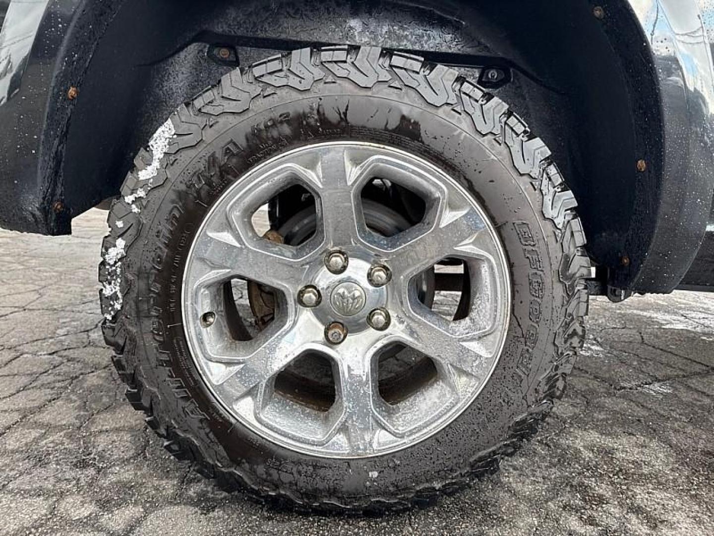 2017 BLACK /BLACK RAM 1500 Laramie Crew Cab LWB 4WD (1C6RR7VT4HS) with an 5.7L V8 OHV 16V engine, 8A transmission, located at 3304 Woodville Road, Northwood, OH, 43619, (419) 210-8019, 41.612694, -83.480743 - Your #1 Destination for Auto Loans and mdash;No Matter Your Credit!At our dealership, we believe everyone deserves the opportunity to drive their dream car and mdash;whether you have good credit, bad credit, or no credit at all. With a wide selection of hundreds of cars, trucks, and SUVs, you'll fin - Photo#16