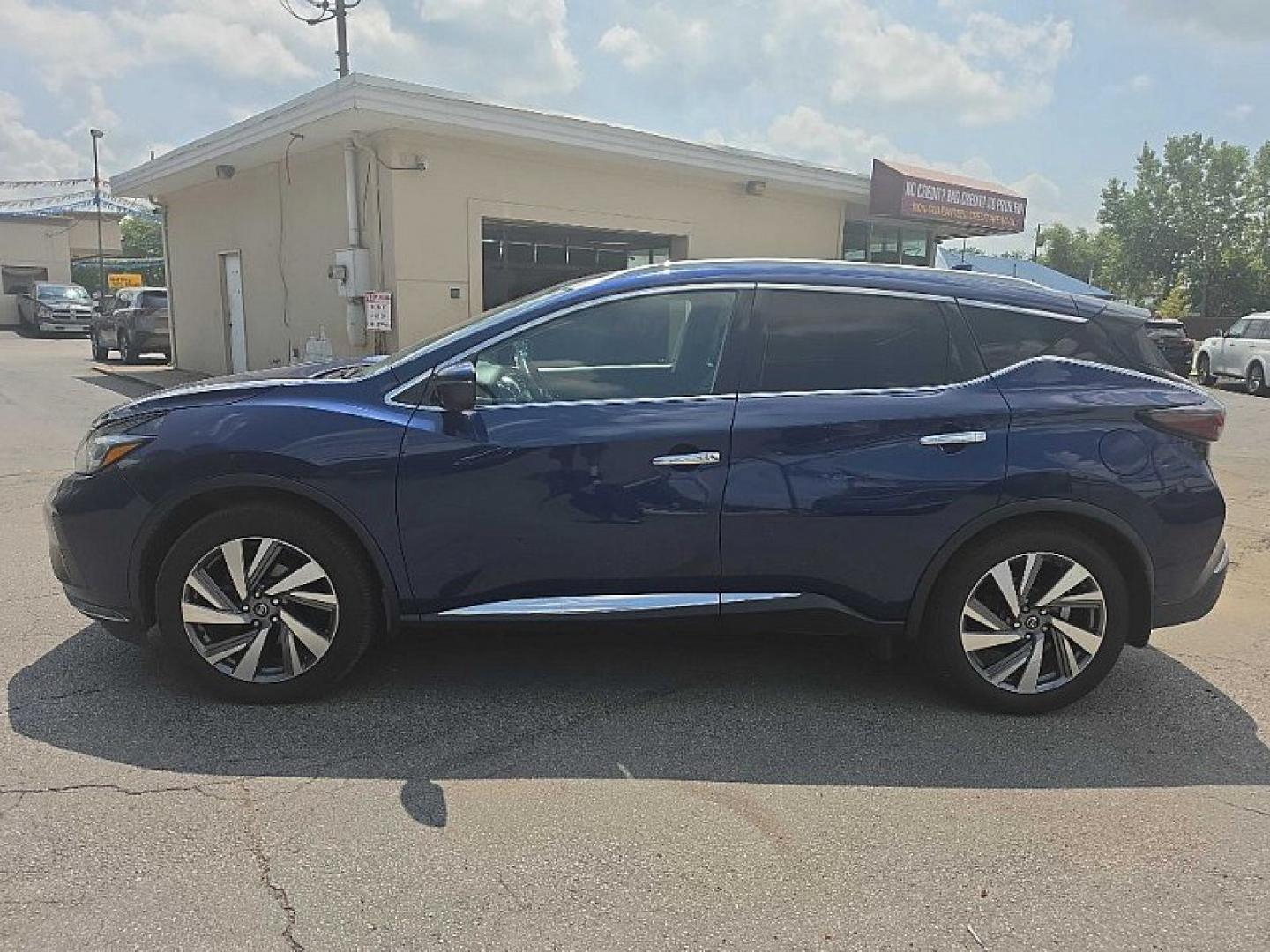2020 BLUE /BLACK Nissan Murano SL AWD (5N1AZ2CS1LN) with an 3.5L V6 DOHC 24V engine, CVT transmission, located at 3304 Woodville Road, Northwood, OH, 43619, (419) 210-8019, 41.612694, -83.480743 - Your #1 Destination for Auto Loans and mdash;No Matter Your Credit!At our dealership, we believe everyone deserves the opportunity to drive their dream car and mdash;whether you have good credit, bad credit, or no credit at all. With a wide selection of hundreds of cars, trucks, and SUVs, you'll fin- Photo#1