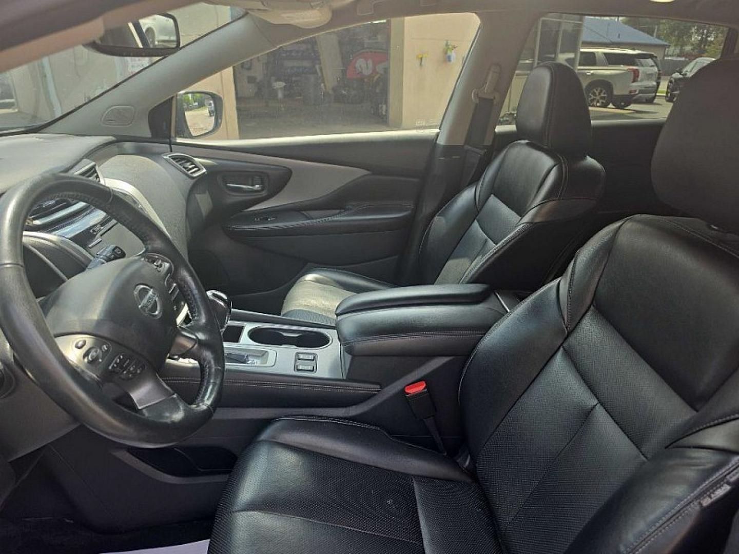 2020 BLUE /BLACK Nissan Murano SL AWD (5N1AZ2CS1LN) with an 3.5L V6 DOHC 24V engine, CVT transmission, located at 3304 Woodville Road, Northwood, OH, 43619, (419) 210-8019, 41.612694, -83.480743 - Your #1 Destination for Auto Loans and mdash;No Matter Your Credit!At our dealership, we believe everyone deserves the opportunity to drive their dream car and mdash;whether you have good credit, bad credit, or no credit at all. With a wide selection of hundreds of cars, trucks, and SUVs, you'll fin- Photo#9