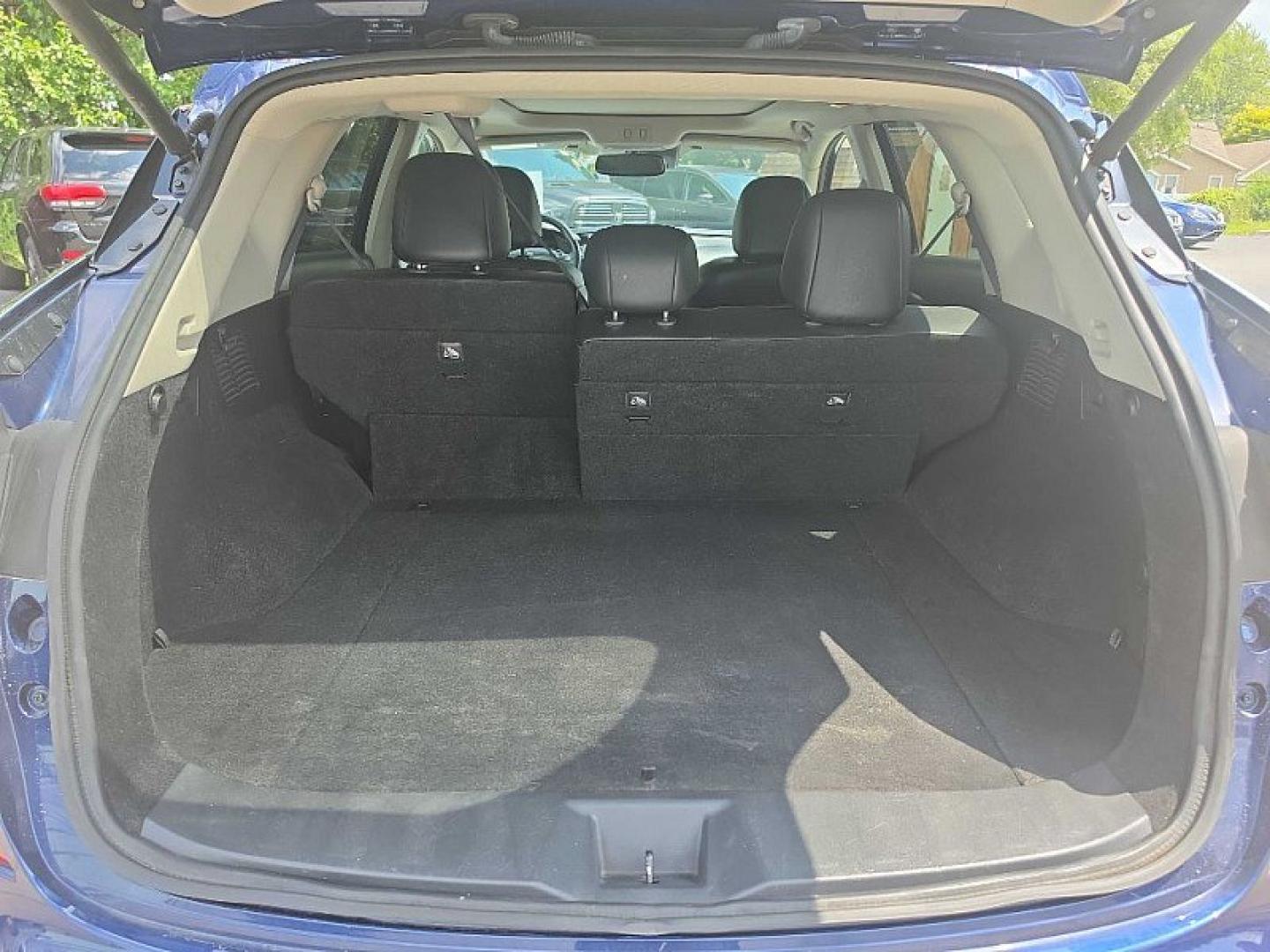 2020 BLUE /BLACK Nissan Murano SL AWD (5N1AZ2CS1LN) with an 3.5L V6 DOHC 24V engine, CVT transmission, located at 3304 Woodville Road, Northwood, OH, 43619, (419) 210-8019, 41.612694, -83.480743 - Your #1 Destination for Auto Loans and mdash;No Matter Your Credit!At our dealership, we believe everyone deserves the opportunity to drive their dream car and mdash;whether you have good credit, bad credit, or no credit at all. With a wide selection of hundreds of cars, trucks, and SUVs, you'll fin- Photo#12