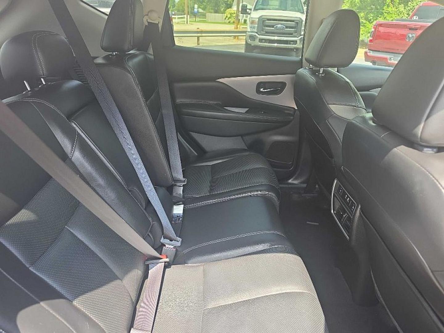 2020 BLUE /BLACK Nissan Murano SL AWD (5N1AZ2CS1LN) with an 3.5L V6 DOHC 24V engine, CVT transmission, located at 3304 Woodville Road, Northwood, OH, 43619, (419) 210-8019, 41.612694, -83.480743 - Your #1 Destination for Auto Loans and mdash;No Matter Your Credit!At our dealership, we believe everyone deserves the opportunity to drive their dream car and mdash;whether you have good credit, bad credit, or no credit at all. With a wide selection of hundreds of cars, trucks, and SUVs, you'll fin- Photo#14