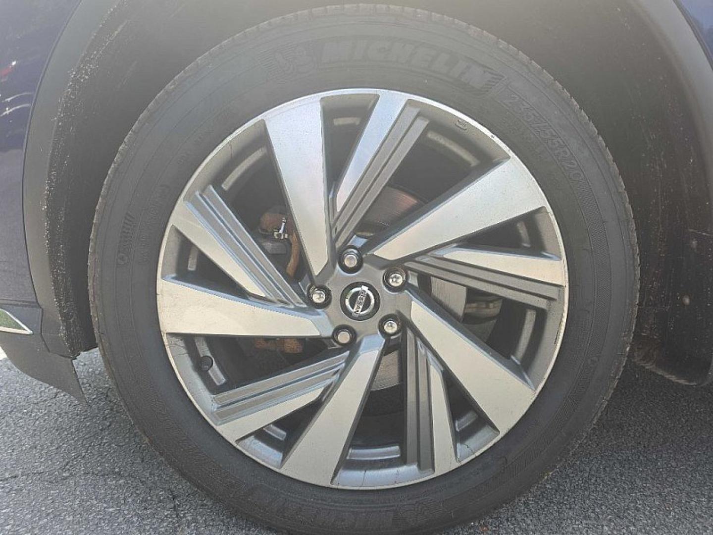 2020 BLUE /BLACK Nissan Murano SL AWD (5N1AZ2CS1LN) with an 3.5L V6 DOHC 24V engine, CVT transmission, located at 3304 Woodville Road, Northwood, OH, 43619, (419) 210-8019, 41.612694, -83.480743 - Your #1 Destination for Auto Loans and mdash;No Matter Your Credit!At our dealership, we believe everyone deserves the opportunity to drive their dream car and mdash;whether you have good credit, bad credit, or no credit at all. With a wide selection of hundreds of cars, trucks, and SUVs, you'll fin- Photo#17