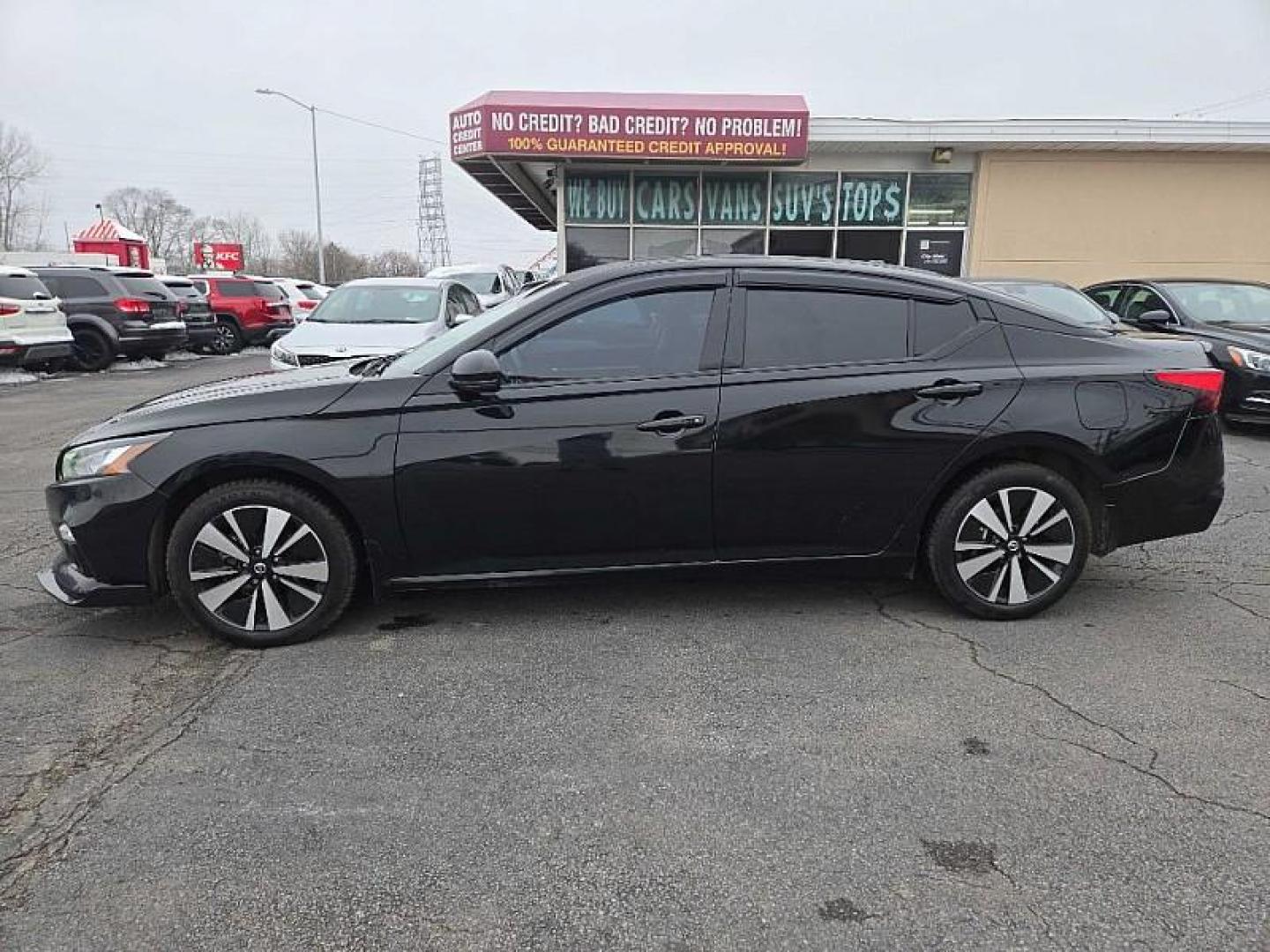 2019 BLACK /BLACK Nissan Altima 2.5 SV AWD (1N4BL4DW6KN) with an 2.5L L4 DOHC 16V engine, CVT transmission, located at 3304 Woodville Road, Northwood, OH, 43619, (419) 210-8019, 41.612694, -83.480743 - Photo#2