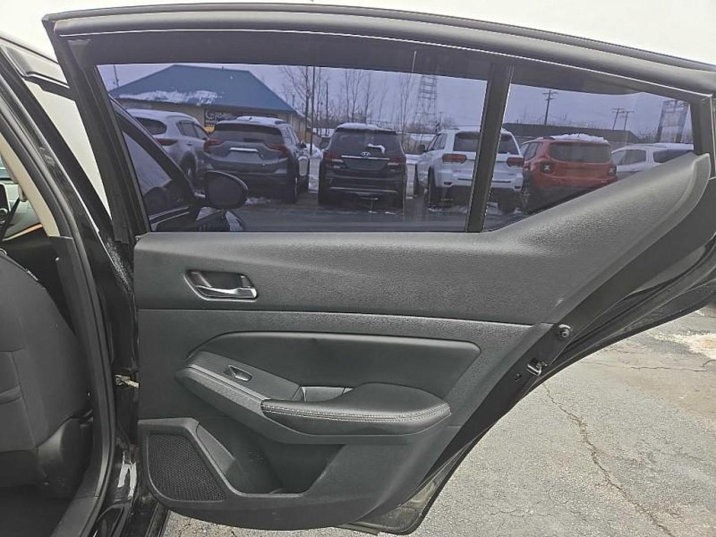 2019 BLACK /BLACK Nissan Altima 2.5 SV AWD (1N4BL4DW6KN) with an 2.5L L4 DOHC 16V engine, CVT transmission, located at 3304 Woodville Road, Northwood, OH, 43619, (419) 210-8019, 41.612694, -83.480743 - Photo#13