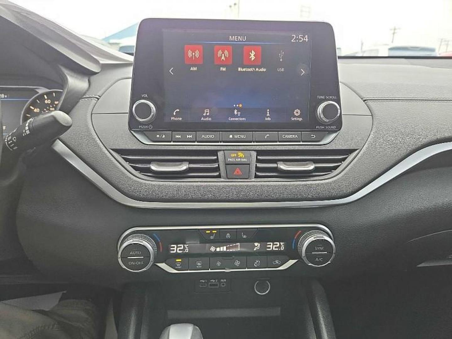 2019 BLACK /BLACK Nissan Altima 2.5 SV AWD (1N4BL4DW6KN) with an 2.5L L4 DOHC 16V engine, CVT transmission, located at 3304 Woodville Road, Northwood, OH, 43619, (419) 210-8019, 41.612694, -83.480743 - Photo#20